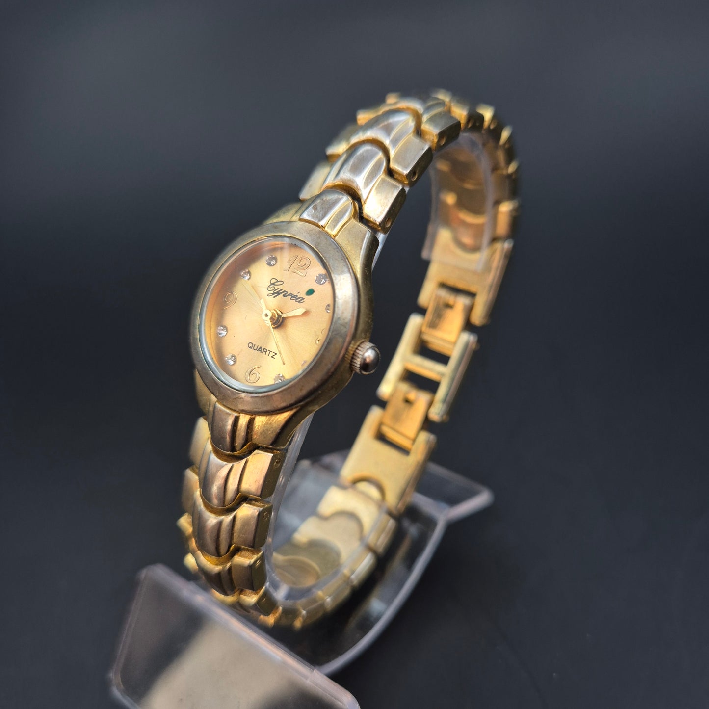 Cyprea Damen Uhr – Quarz, Goldfarben mit Glitzersteinen