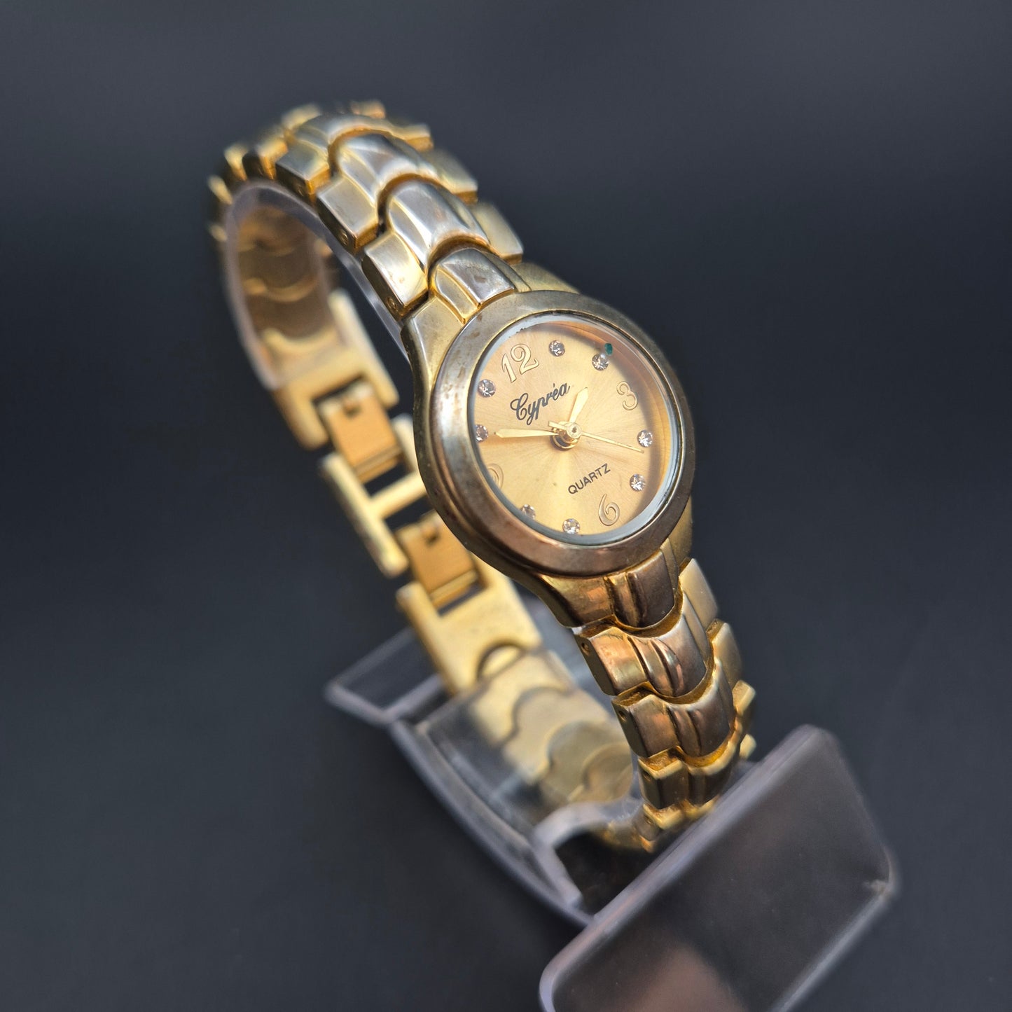 Cyprea Damen Uhr – Quarz, Goldfarben mit Glitzersteinen