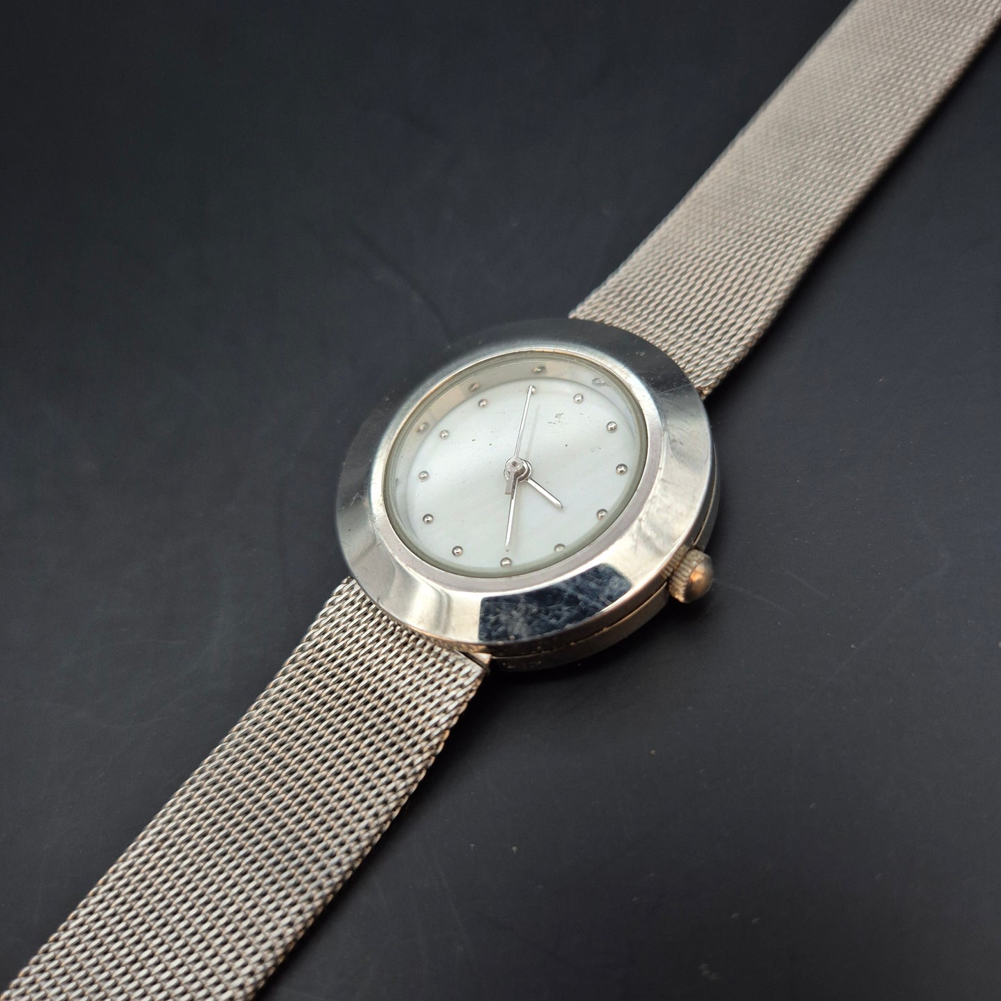 Elegante Damen Uhr – Quarz mit Milanaise-Armband