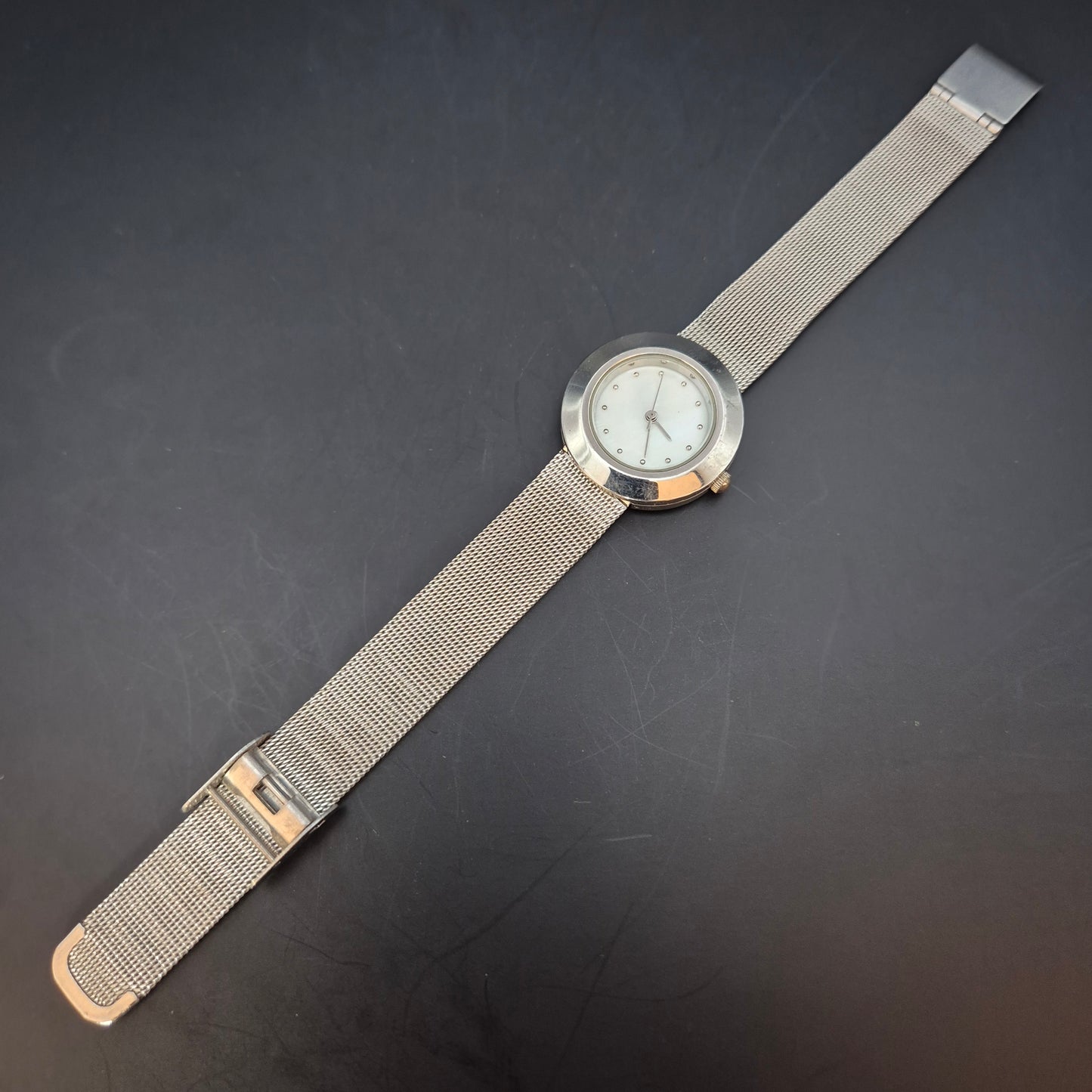 Elegante Damen Uhr – Quarz mit Milanaise-Armband