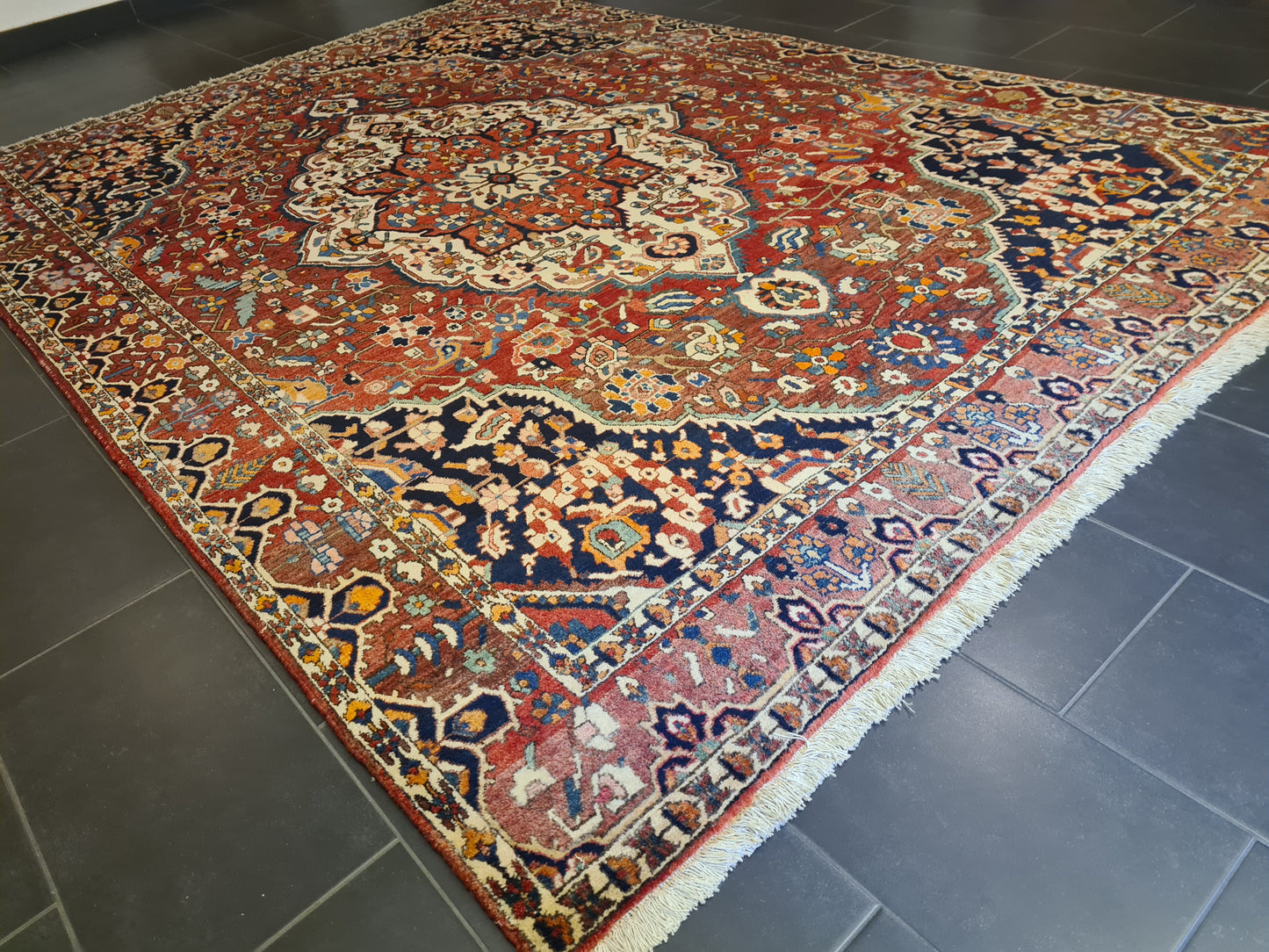 Perserteppich Orientteppich Handgeknüpfter Teppich Bachtiar 330x230cm
