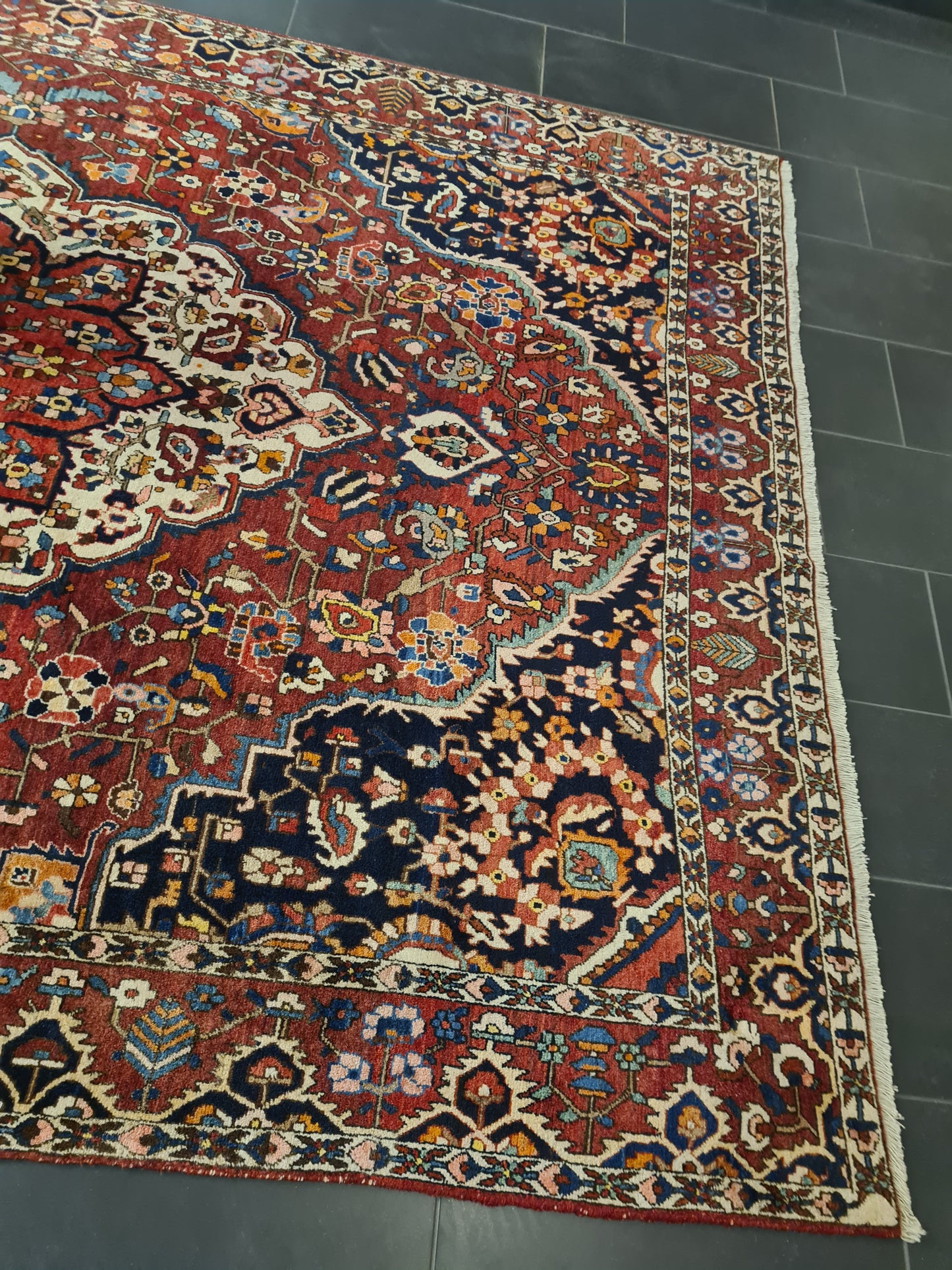 Perserteppich Orientteppich Handgeknüpfter Teppich Bachtiar 330x230cm