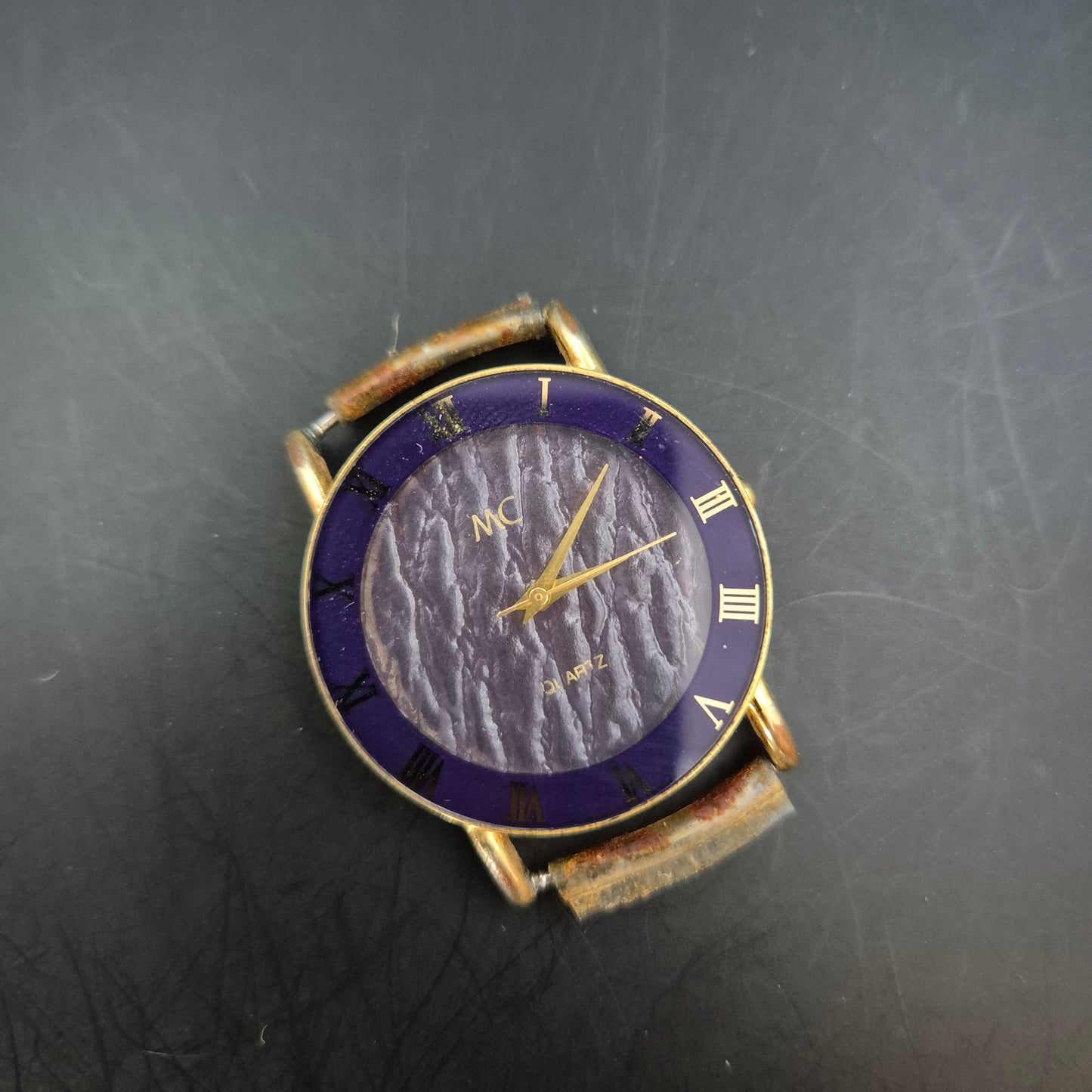 MC Damen Uhr – Quarz, Goldfarben mit blauem Zifferblatt (ohne Armband)