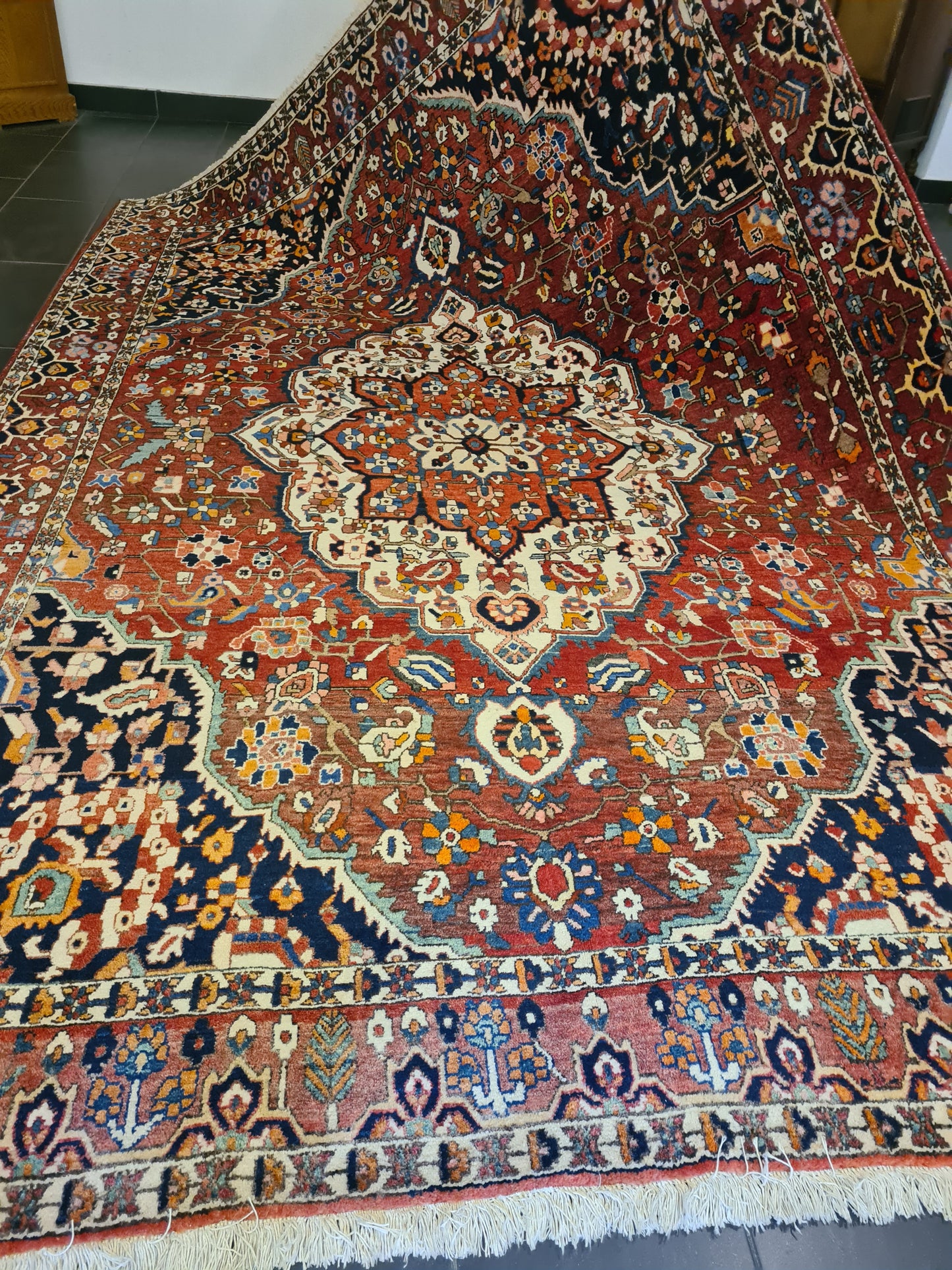 Perserteppich Orientteppich Handgeknüpfter Teppich Bachtiar 330x230cm