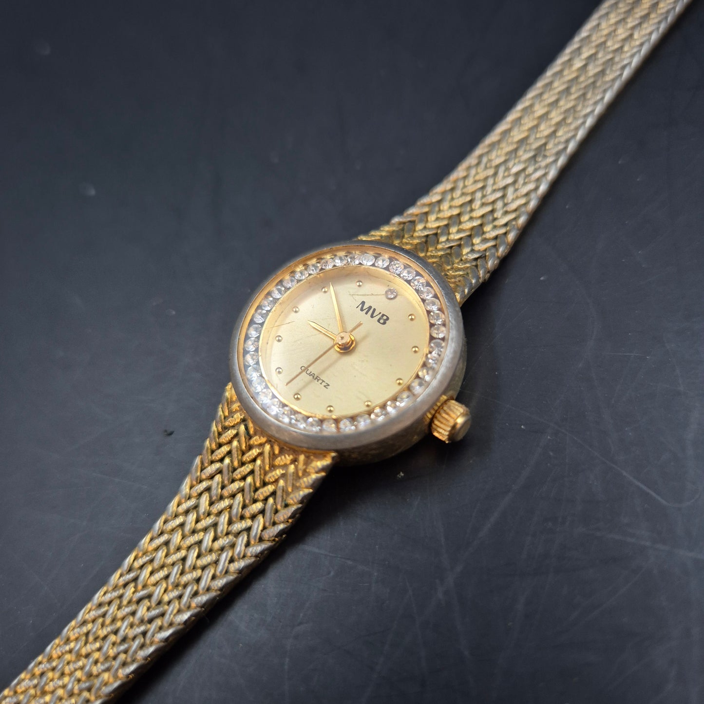 MVB Damen Uhr – Quarz, Goldfarben mit Zirkonias