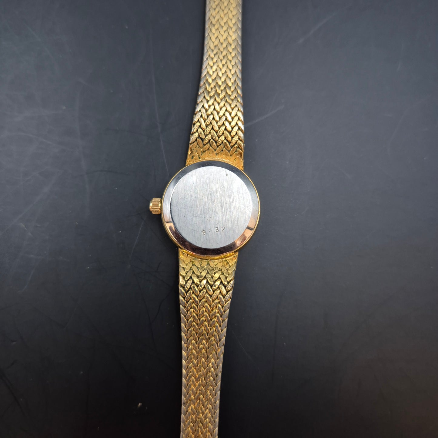 MVB Damen Uhr – Quarz, Goldfarben mit Zirkonias