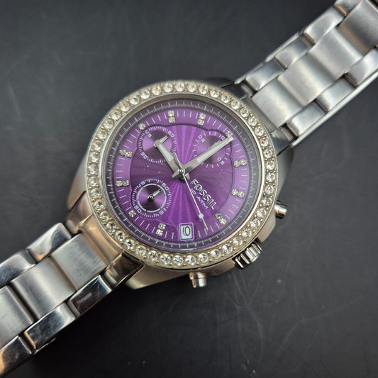 Fossil Damen Uhr – Quarz Chronograph, Lila mit Strass-Besatz