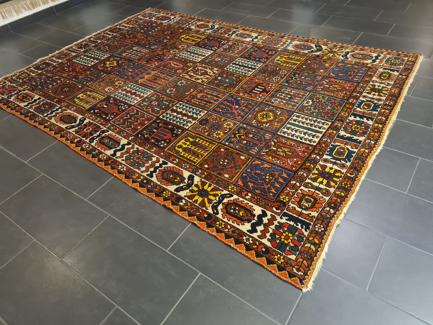 Perserteppich Orientteppich Handgeknüpfter Teppich Bachtiar 305x230cm