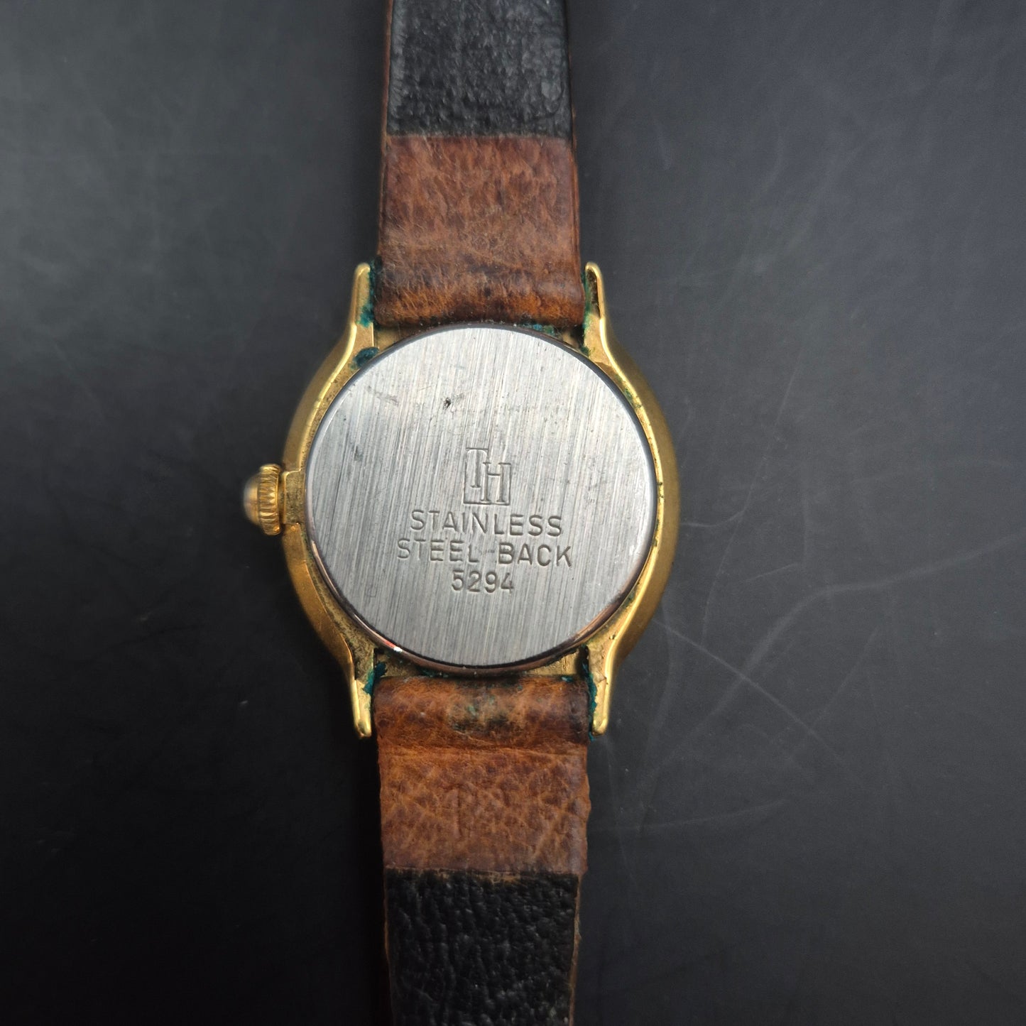 LH Damen Uhr – Quarz, Goldfarben mit römischen Ziffern