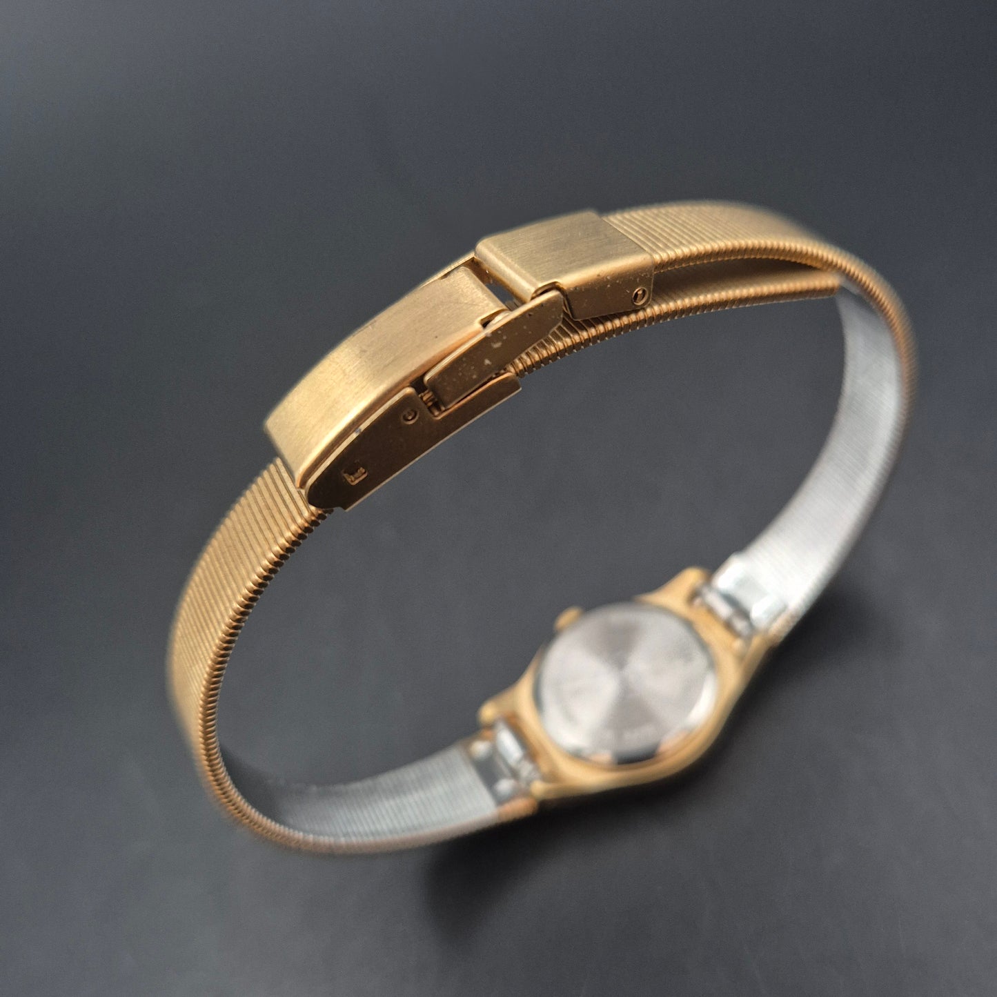 CMI Damen Uhr – Quarz, Goldfarben mit Milanaise-Armband