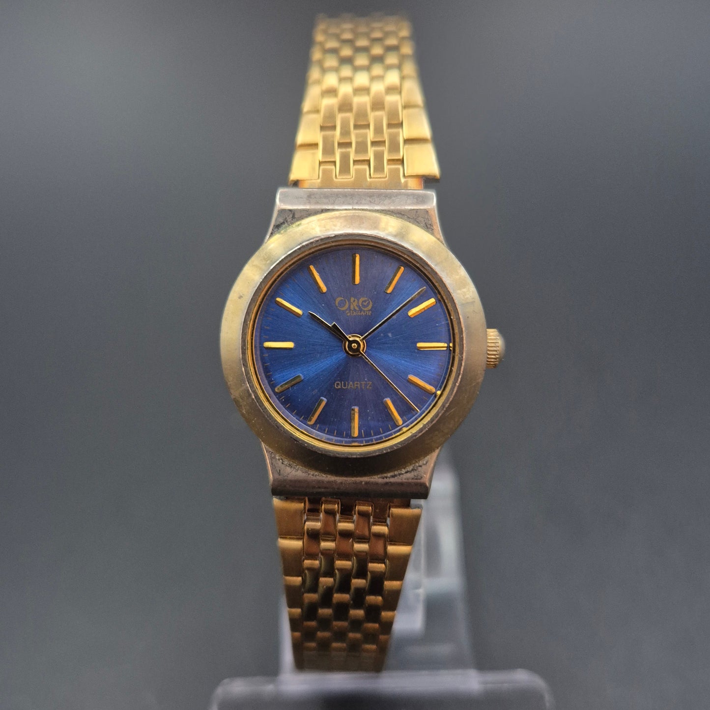 Elegante Damen Uhr mit blauem Zifferblatt und Goldton-Armband
