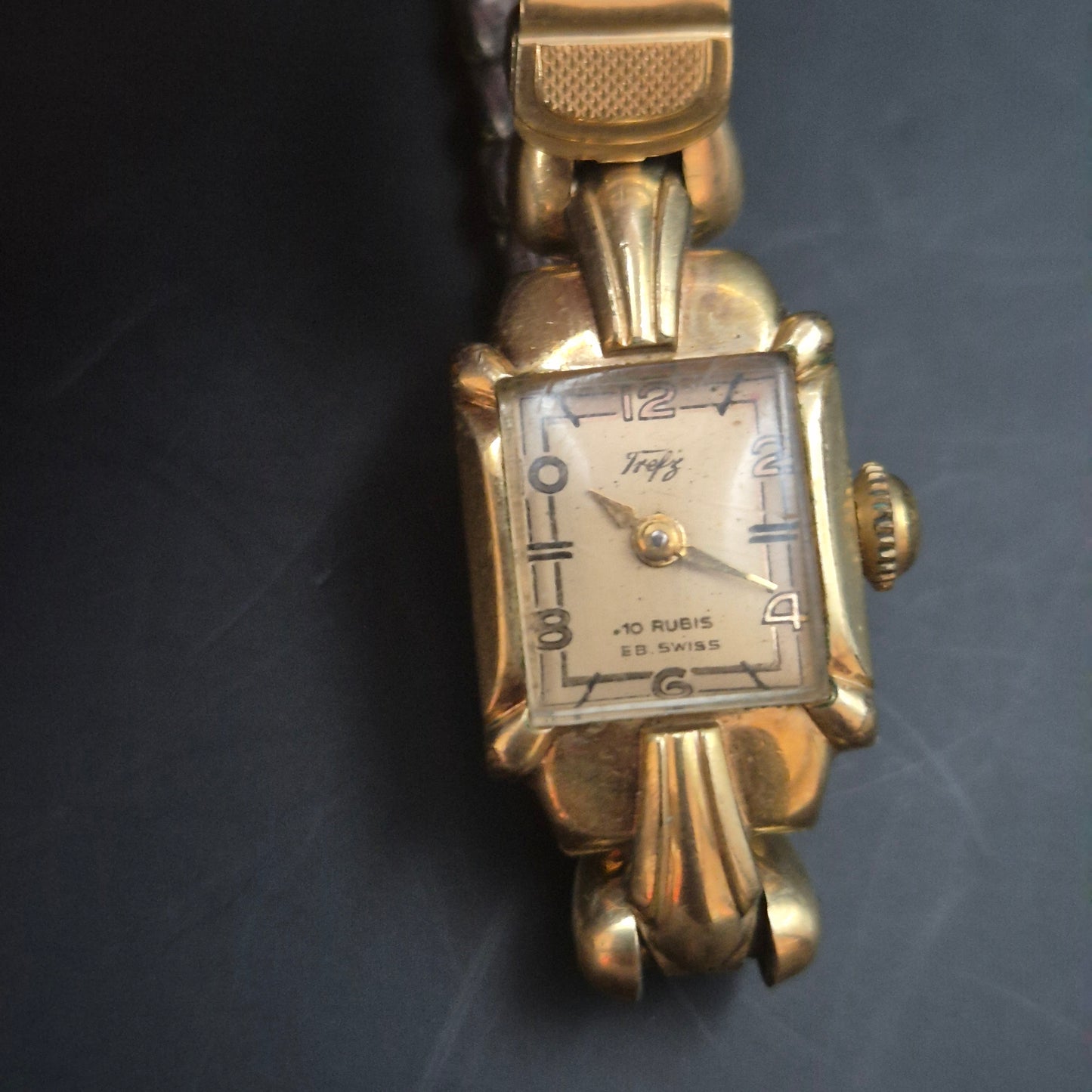 Vintage Trefis Damen Uhr – Elegantes Goldton-Design, 10 Rubis