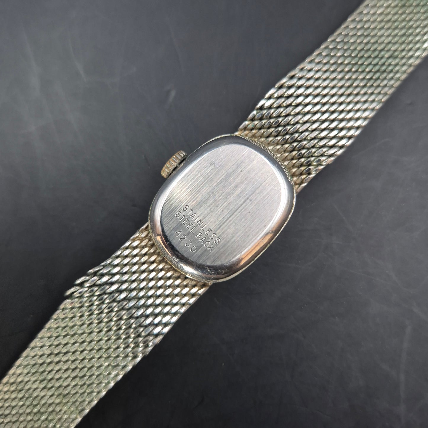 Vintage Itraco Damen Uhr – Elegantes Milanaise-Armband