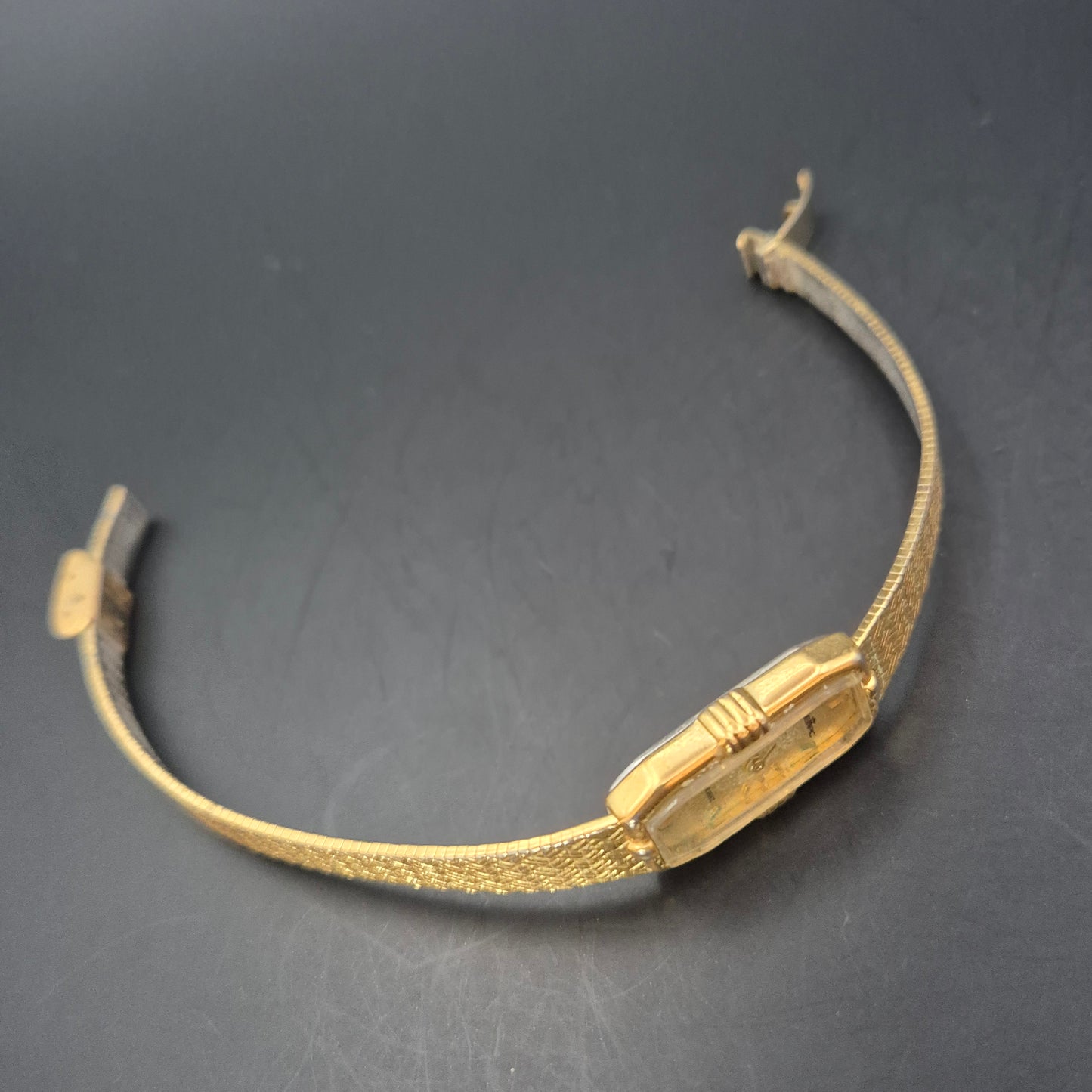 Elegante Tempic Damen Uhr – Goldfarben mit Wabenmuster