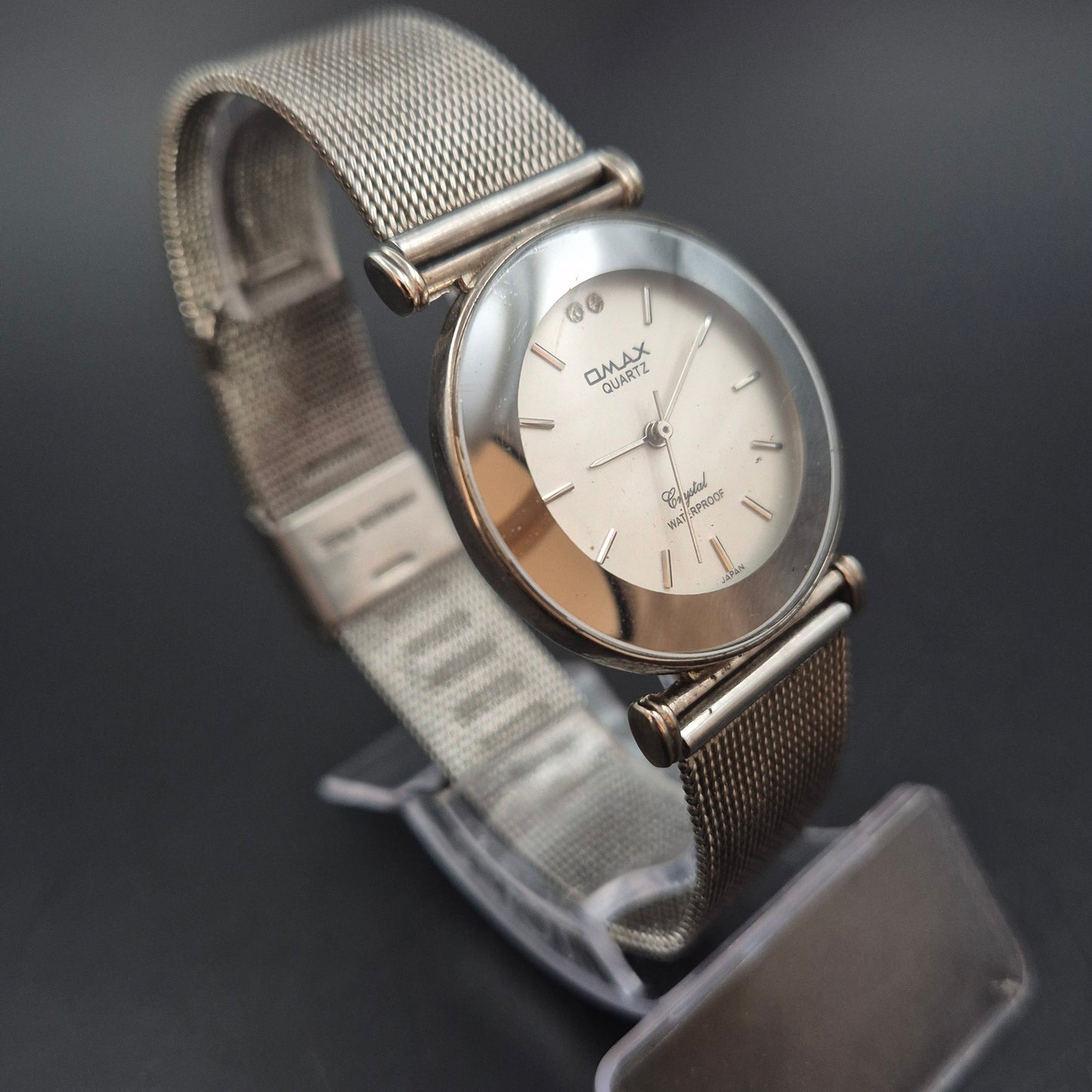 Elegante Omax Damen Uhr – Minimalistisches Design mit Glitzerstein