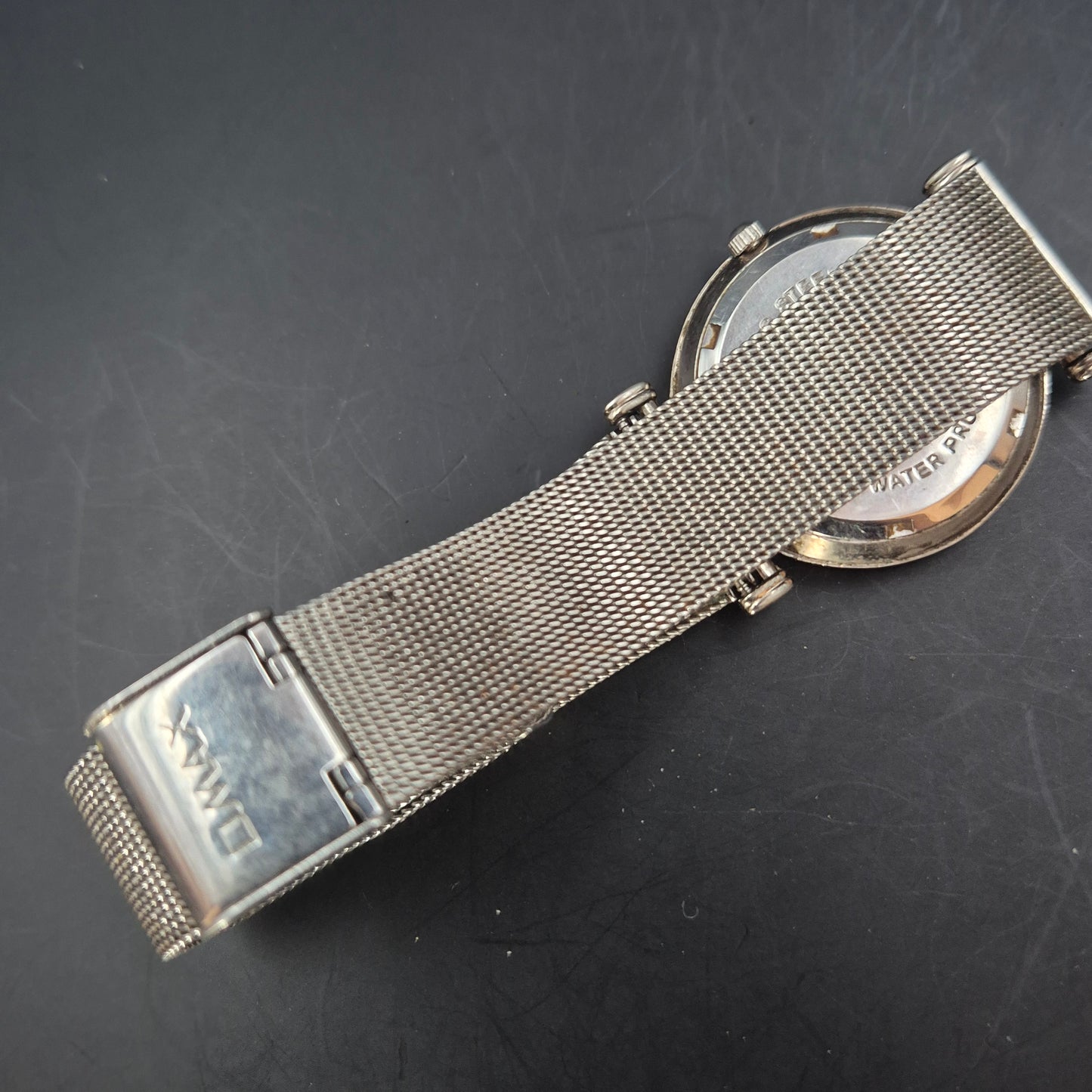 Elegante Omax Damen Uhr – Minimalistisches Design mit Glitzerstein