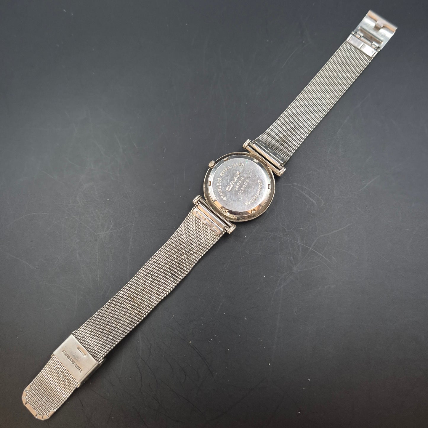 Elegante Omax Damen Uhr – Minimalistisches Design mit Glitzerstein