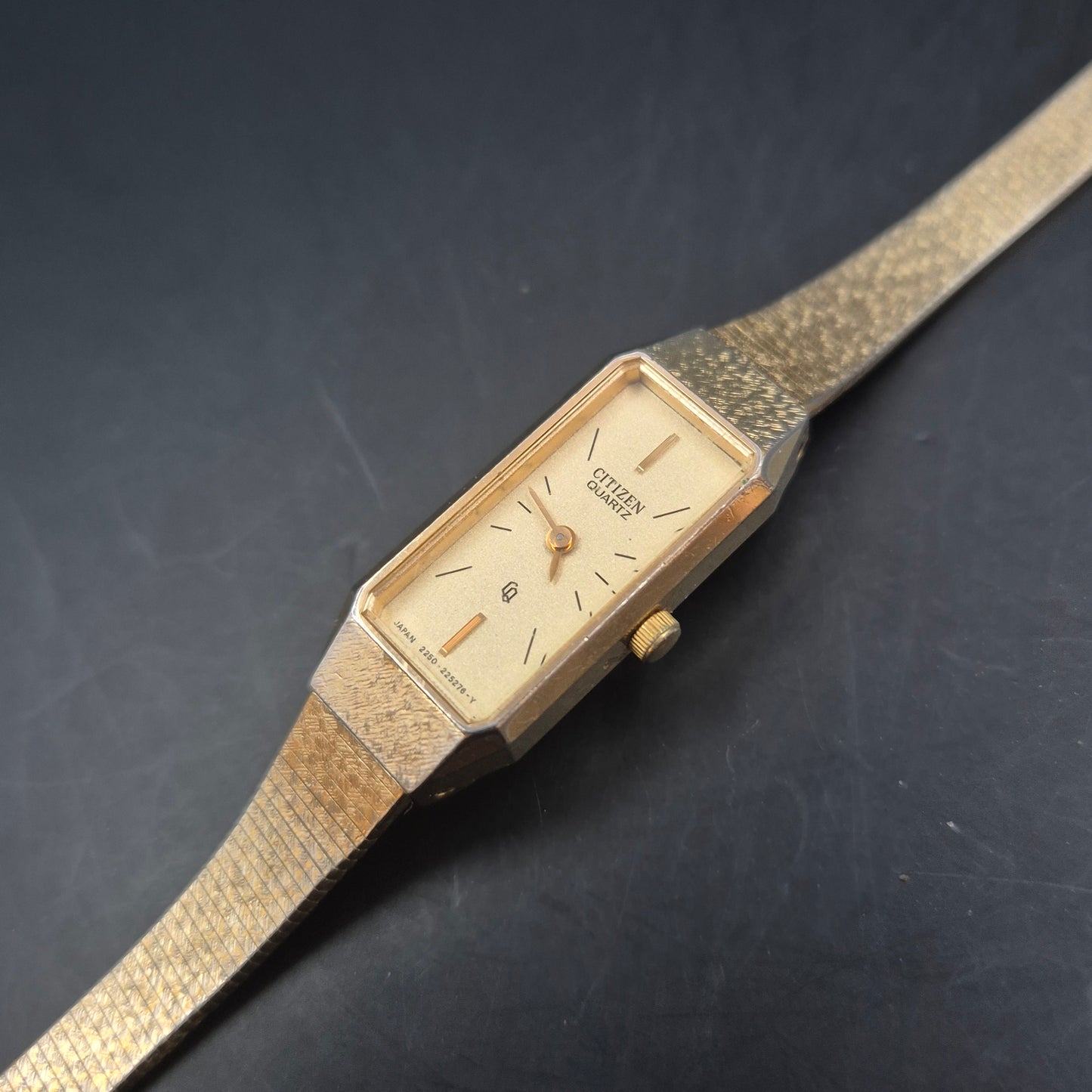 Vintage Citizen Damen Uhr – Elegantes Goldton, Rechteckiges Design