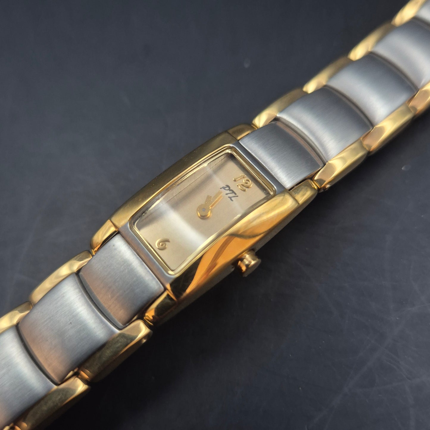 Elegante PTL Damen Uhr – Bicolor Design mit Rechteckgehäuse