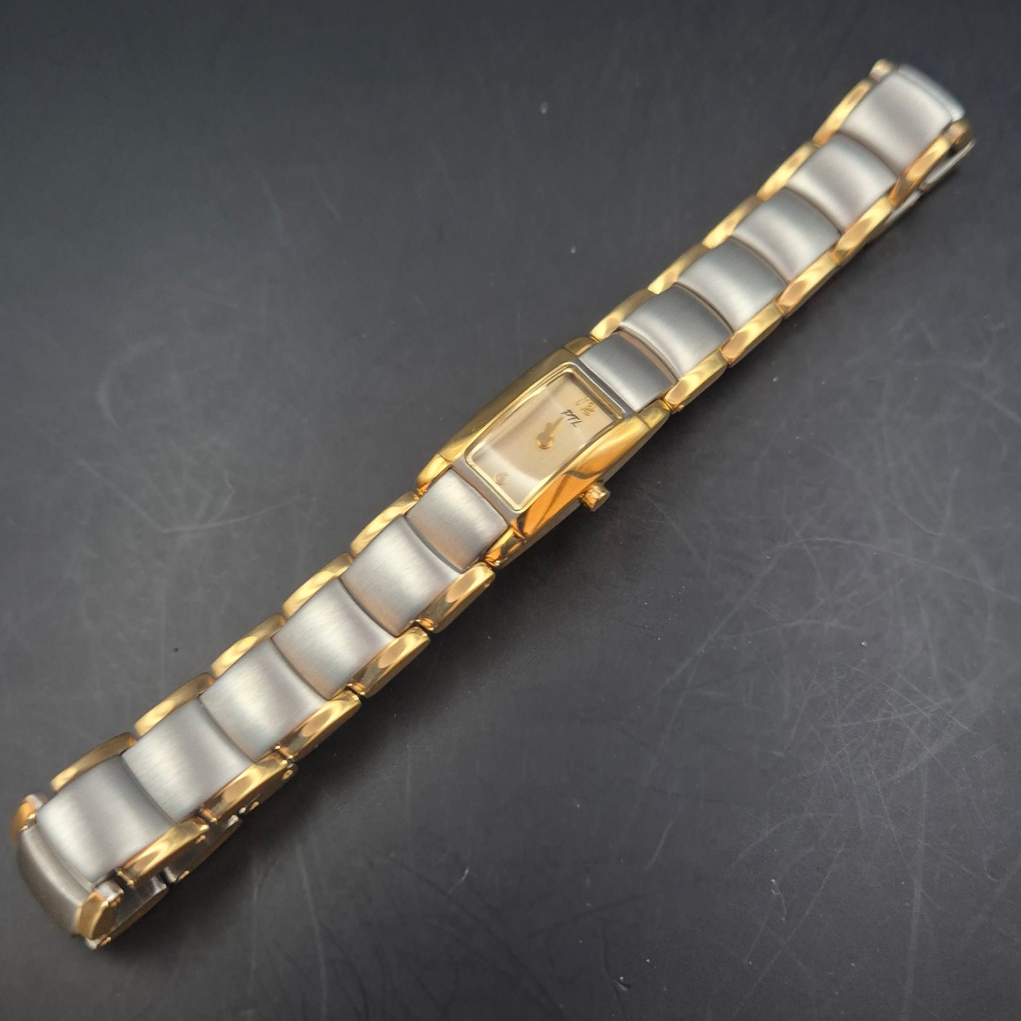 Elegante PTL Damen Uhr – Bicolor Design mit Rechteckgehäuse