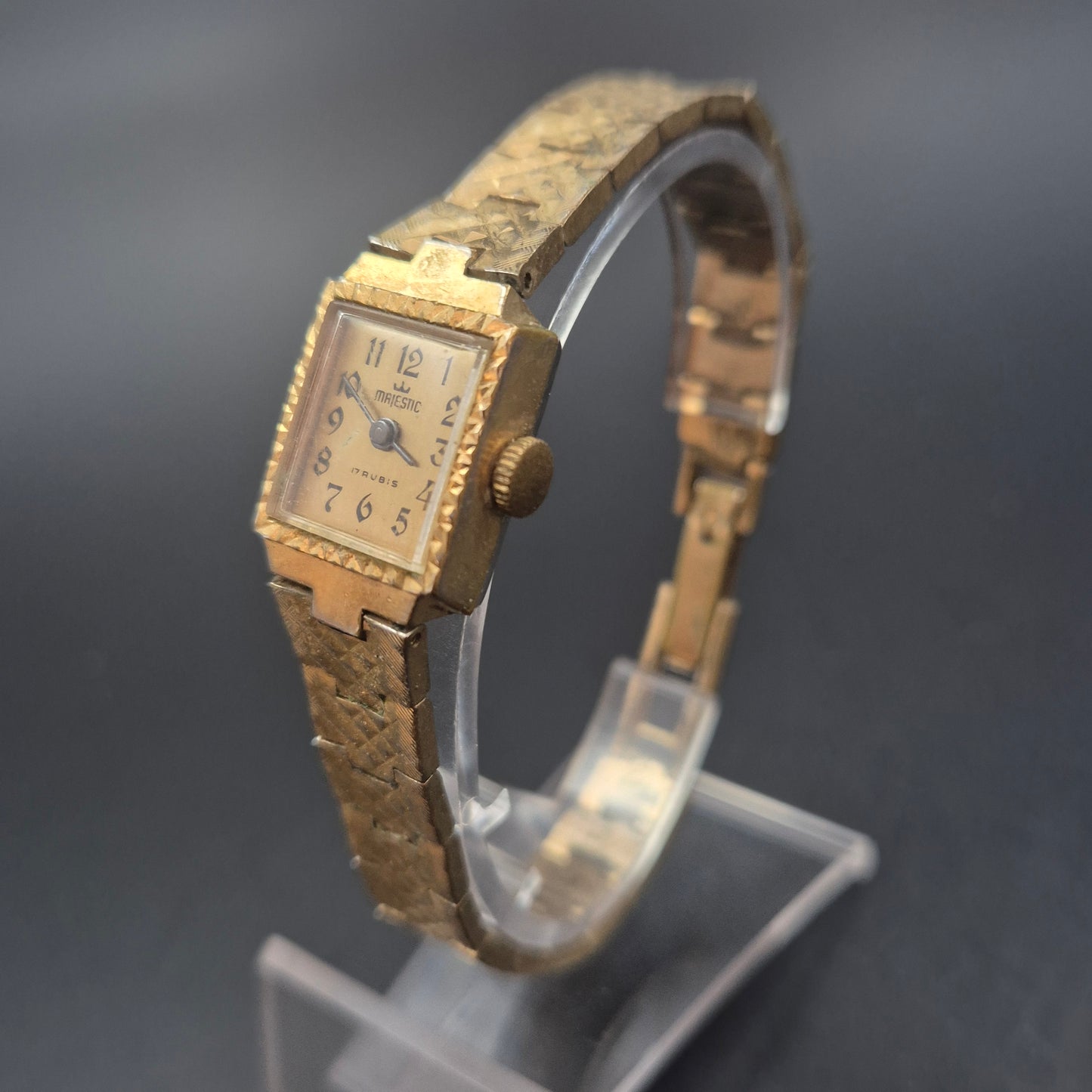 Vintage Majestic Damen Uhr – Klassisches Goldton-Design, 17 Rubis