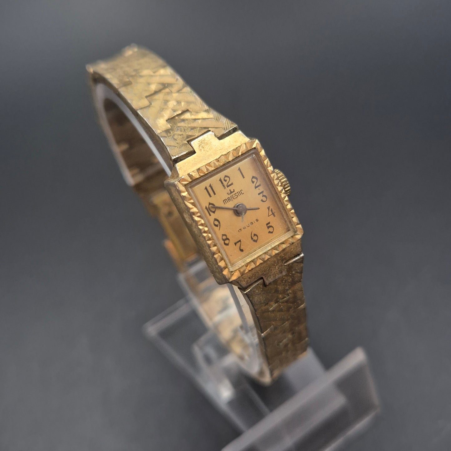 Vintage Majestic Damen Uhr – Klassisches Goldton-Design, 17 Rubis