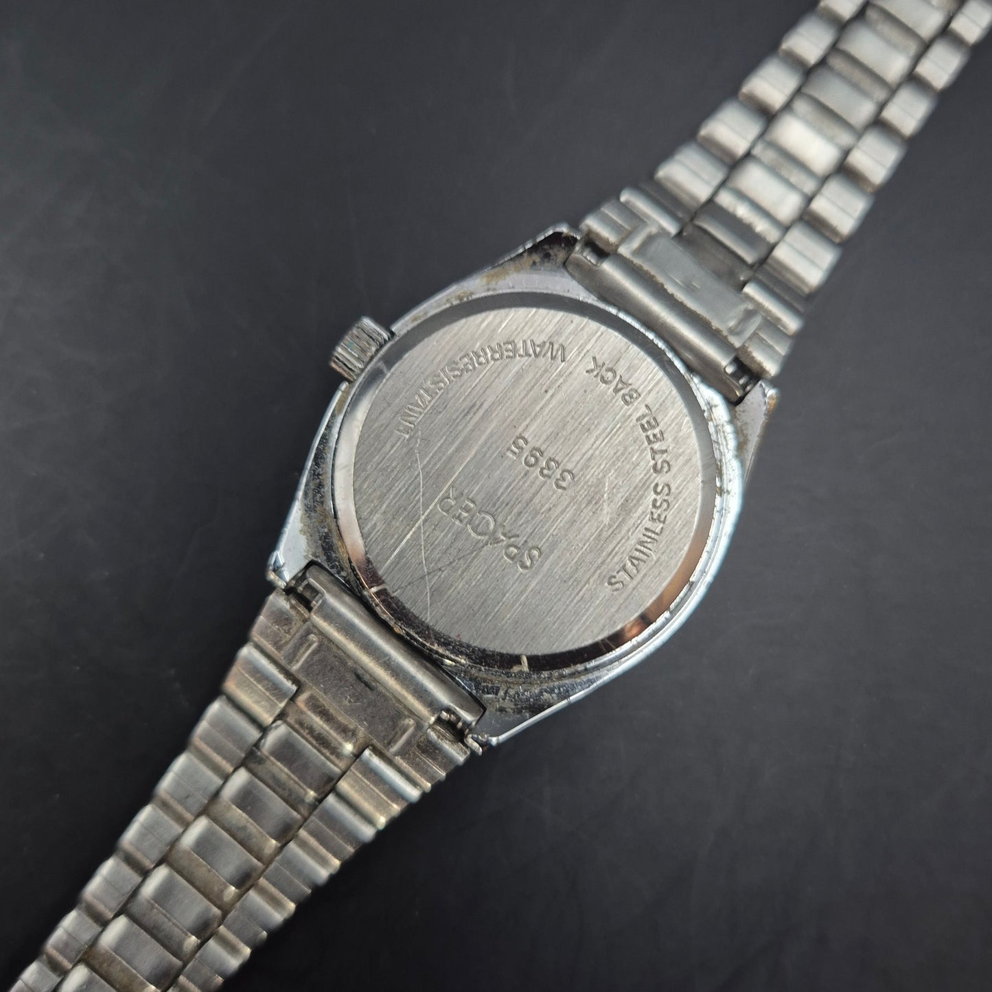 Klassische Spacer Damen Uhr – Silberfarben mit Datum