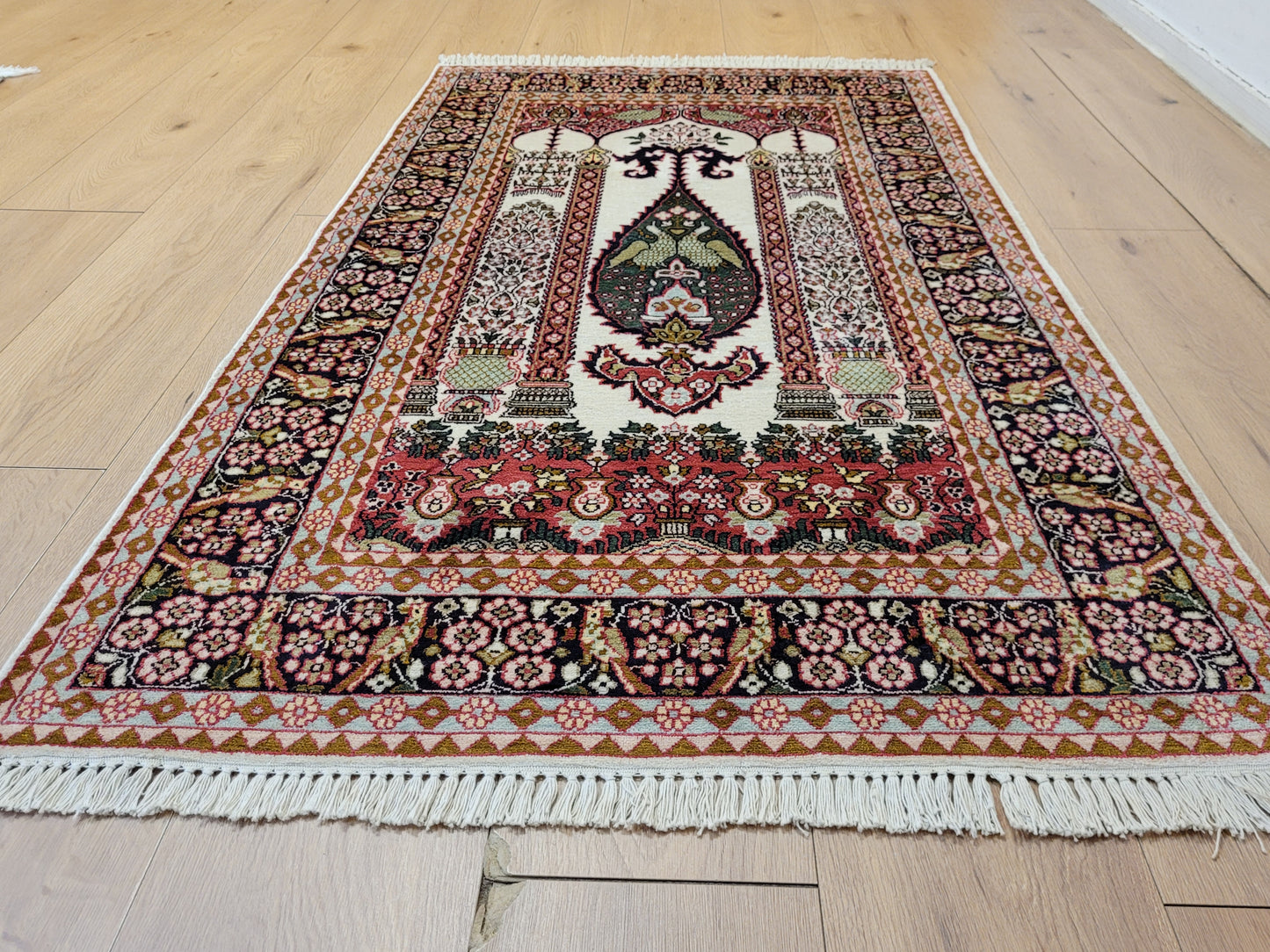 Ghom Teppich Seide feine Knüpfung figürliche Darstellung