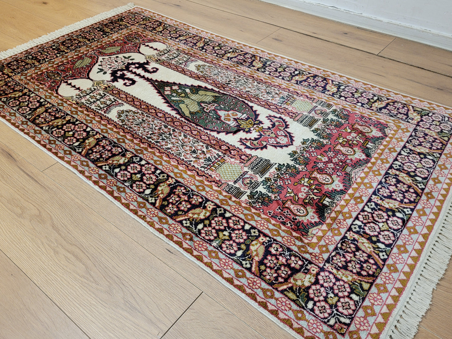 Ghom Teppich Seide feine Knüpfung figürliche Darstellung