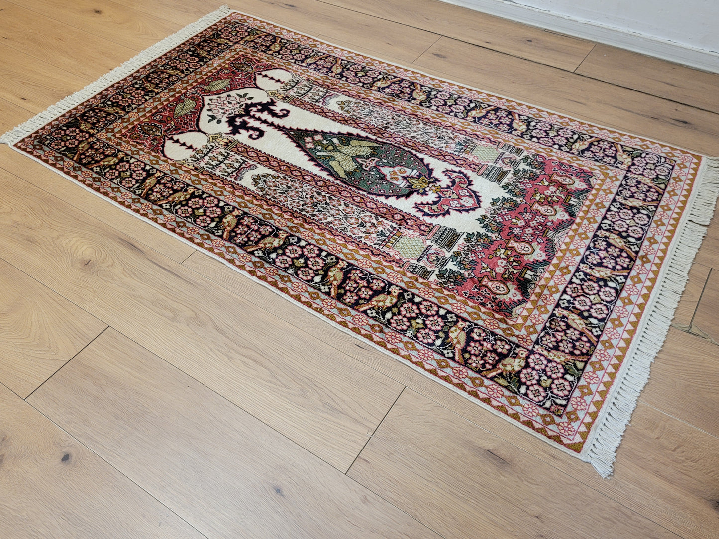 Ghom Teppich Seide feine Knüpfung figürliche Darstellung