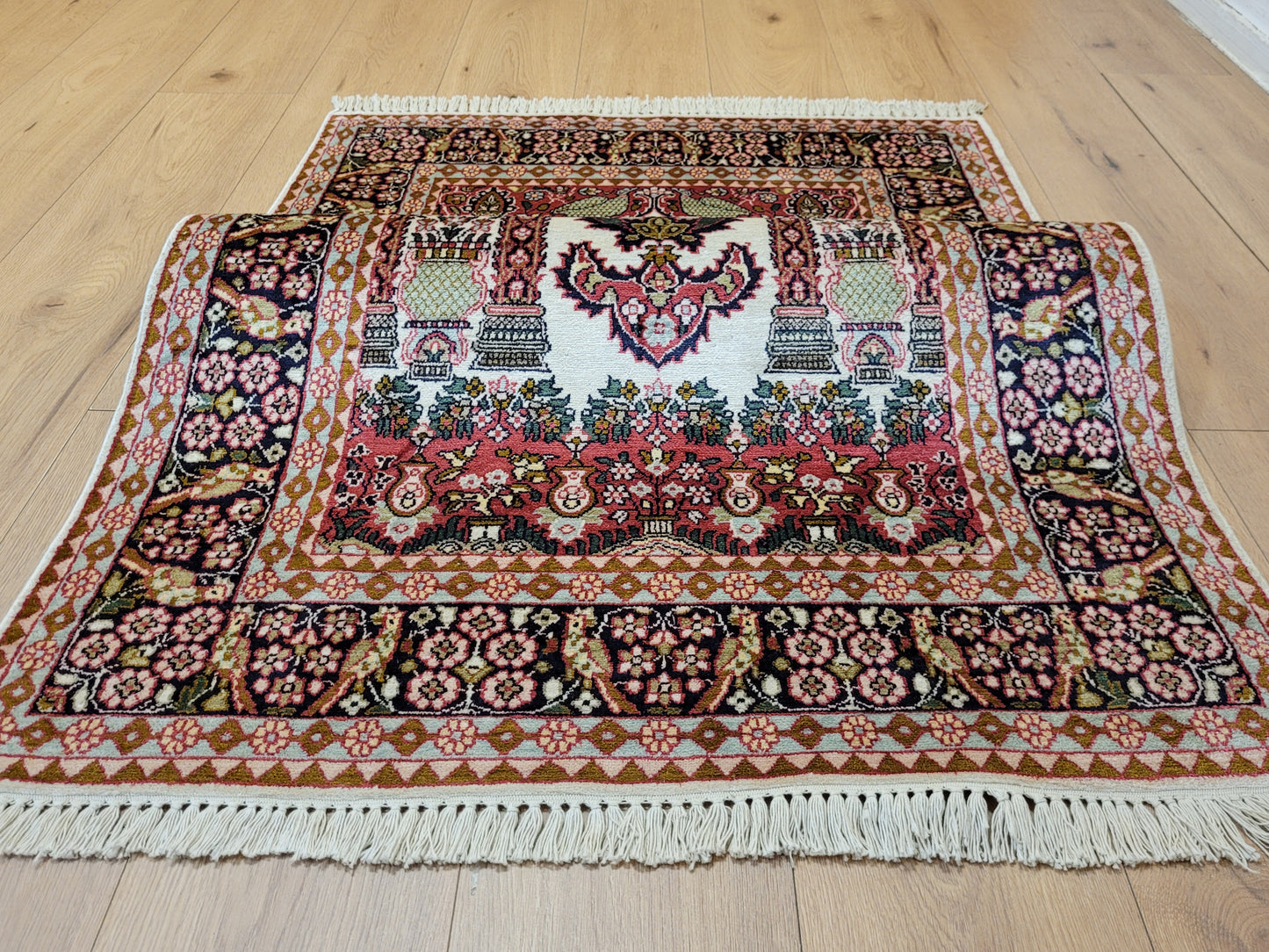 Ghom Teppich Seide feine Knüpfung figürliche Darstellung