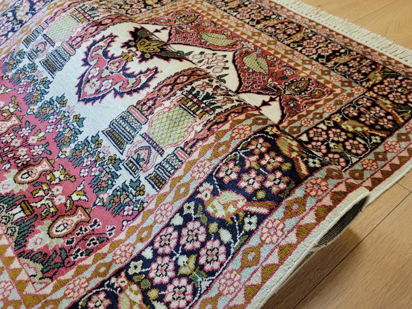 Ghom Teppich Seide feine Knüpfung figürliche Darstellung