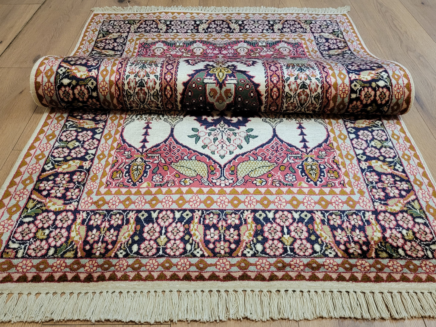 Ghom Teppich Seide feine Knüpfung figürliche Darstellung