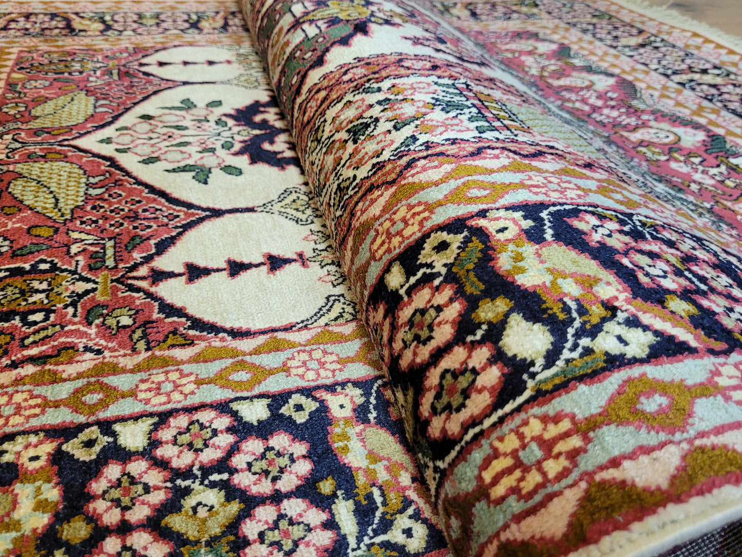 Ghom Teppich Seide feine Knüpfung figürliche Darstellung