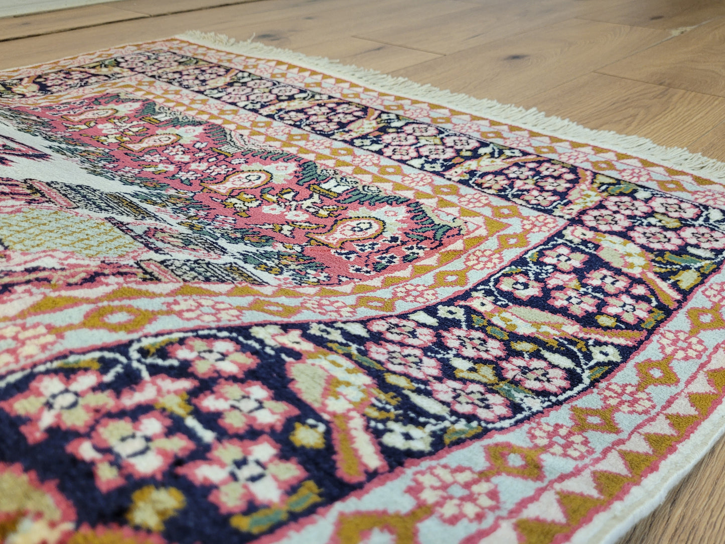 Ghom Teppich Seide feine Knüpfung figürliche Darstellung