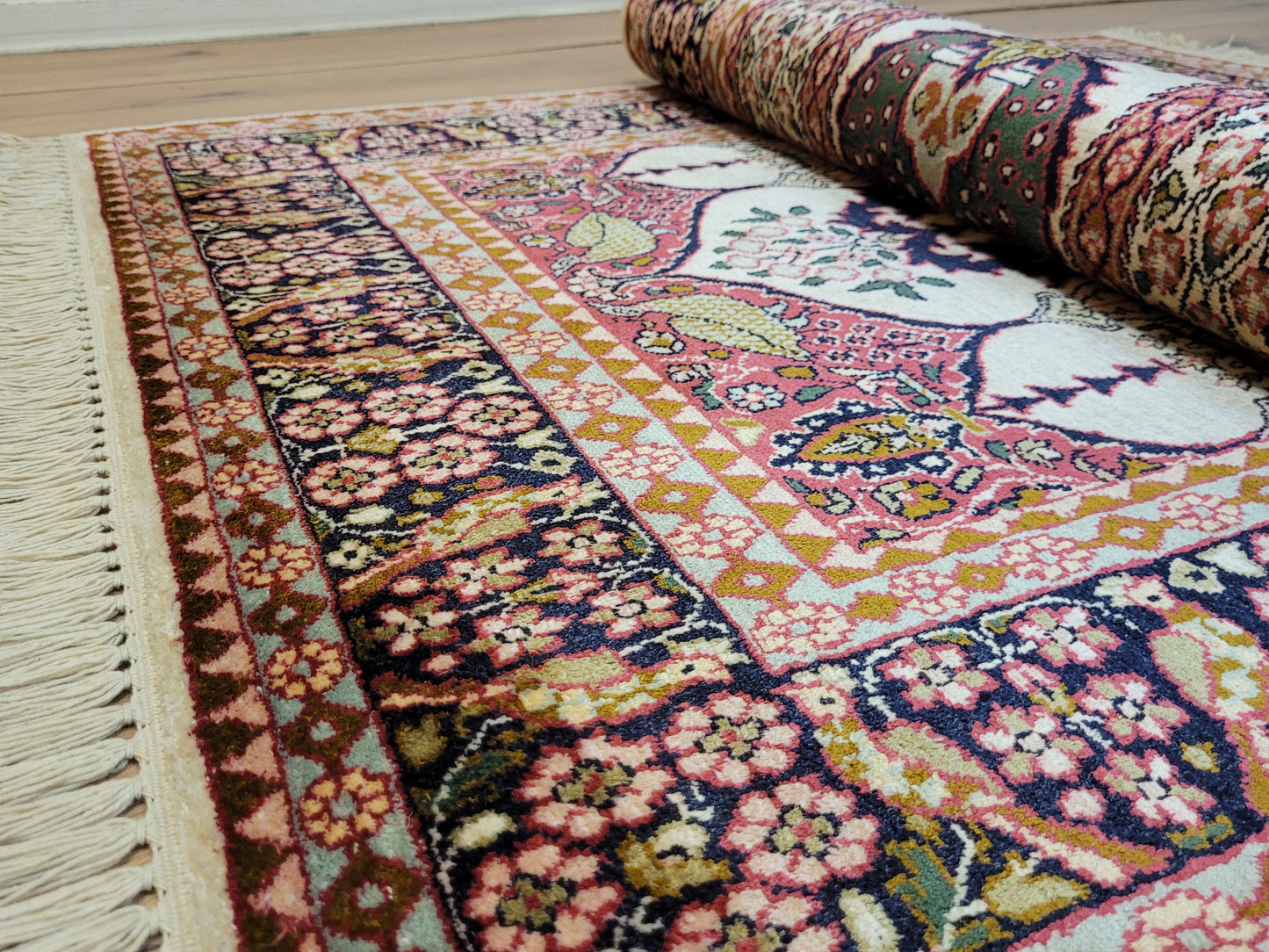 Ghom Teppich Seide feine Knüpfung figürliche Darstellung