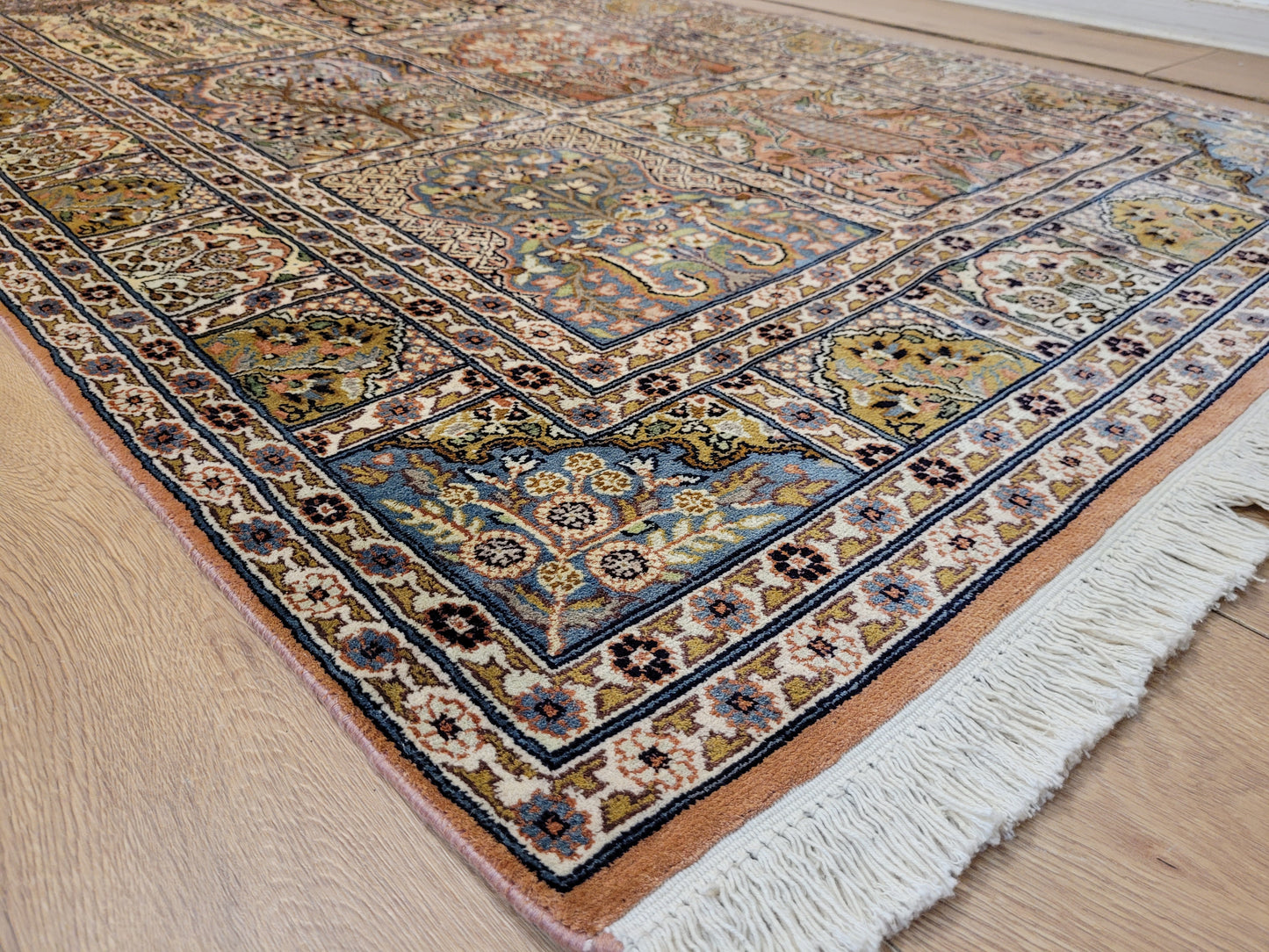 Ghom Teppich Seide feine Knüpfung Gartenmotiv