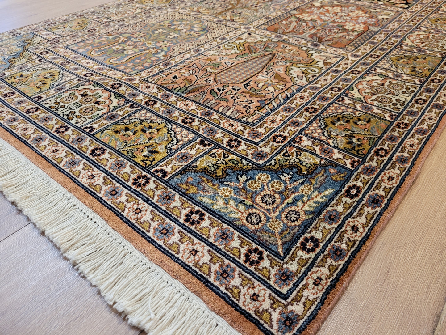 Ghom Teppich Seide feine Knüpfung Gartenmotiv