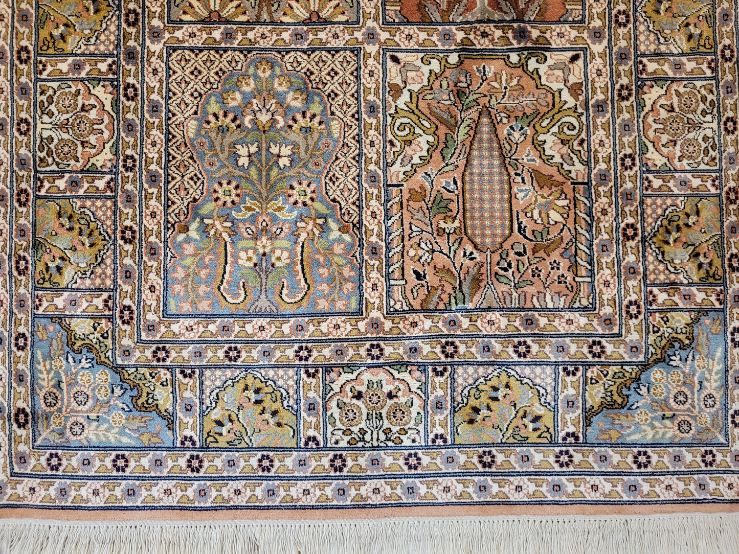 Ghom Teppich Seide feine Knüpfung Gartenmotiv