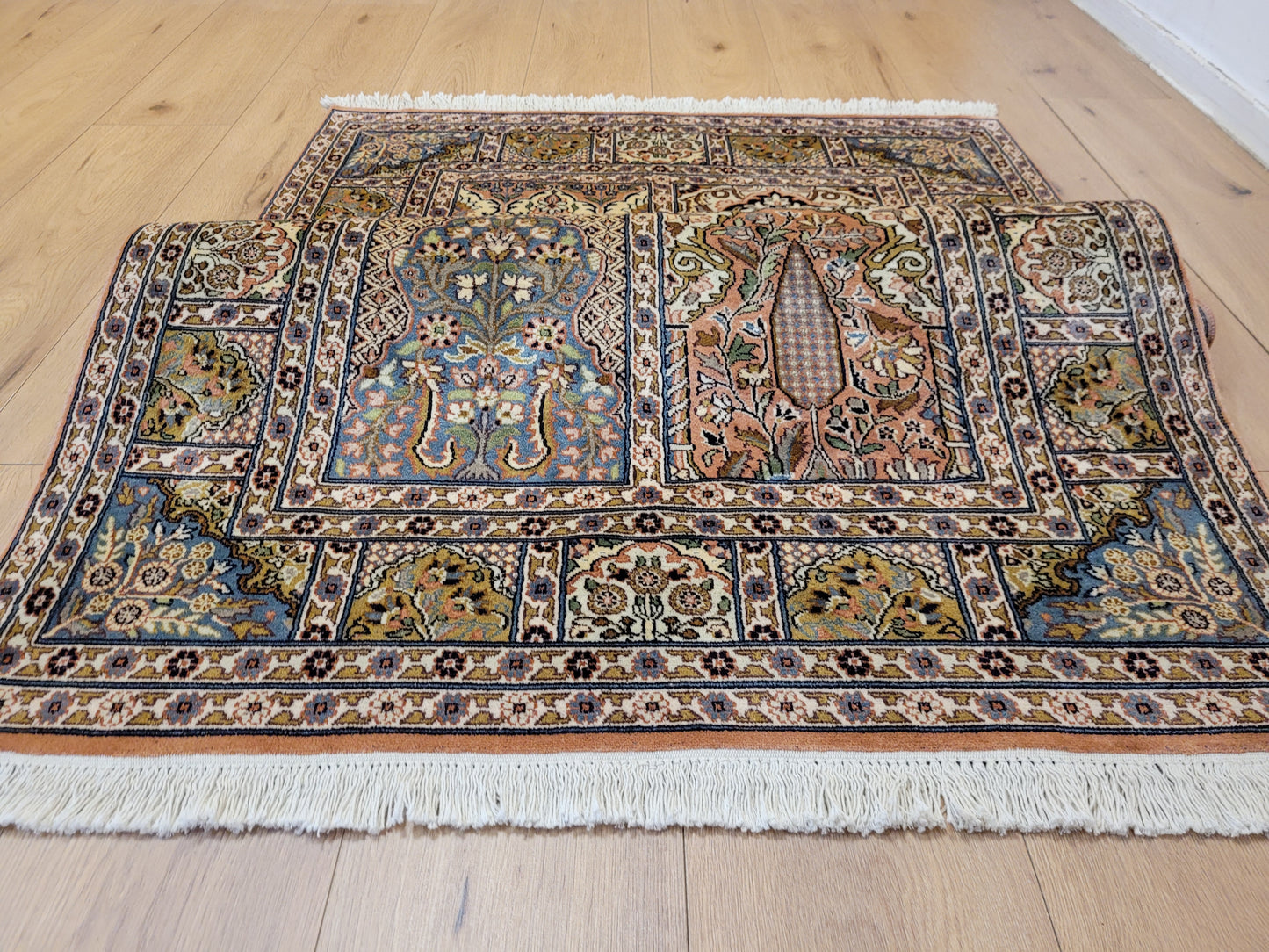 Ghom Teppich Seide feine Knüpfung Gartenmotiv