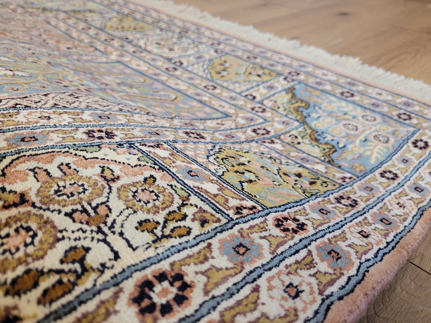 Ghom Teppich Seide feine Knüpfung Gartenmotiv