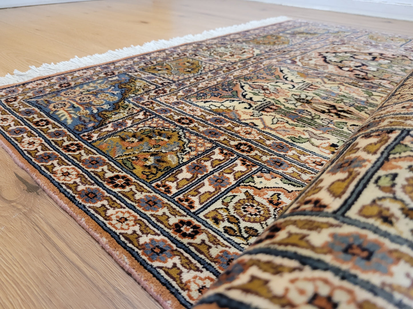 Ghom Teppich Seide feine Knüpfung Gartenmotiv