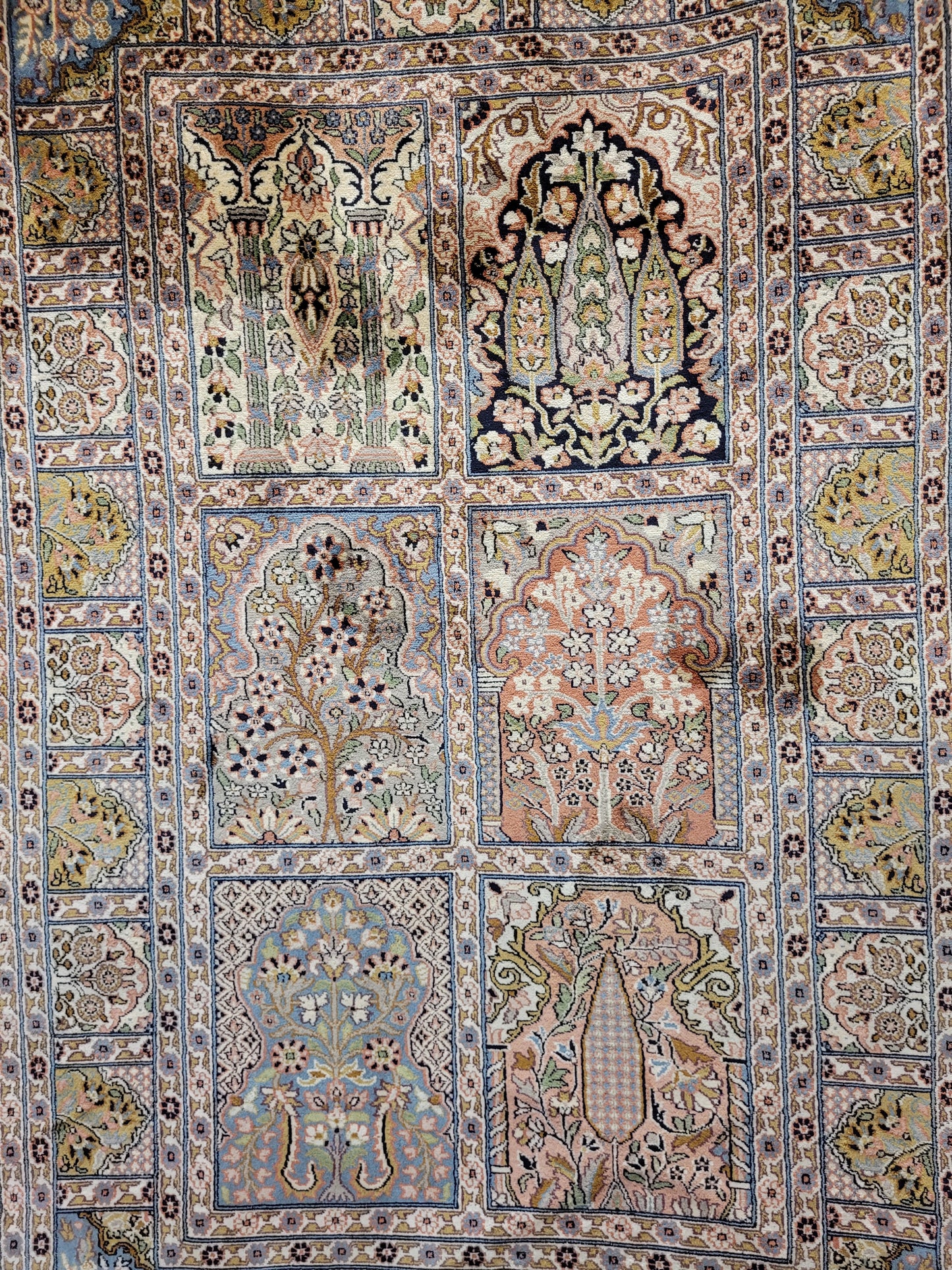 Ghom Teppich Seide feine Knüpfung Gartenmotiv