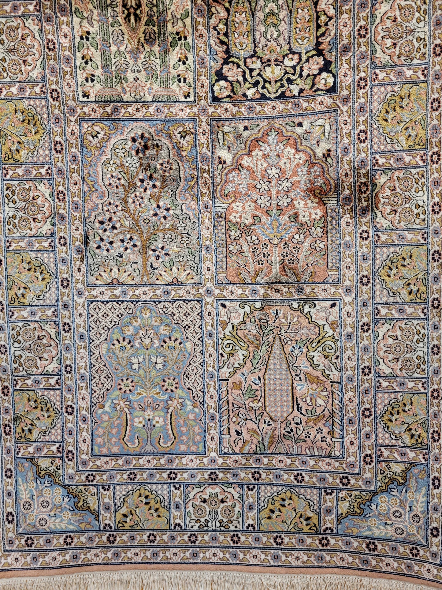 Ghom Teppich Seide feine Knüpfung Gartenmotiv