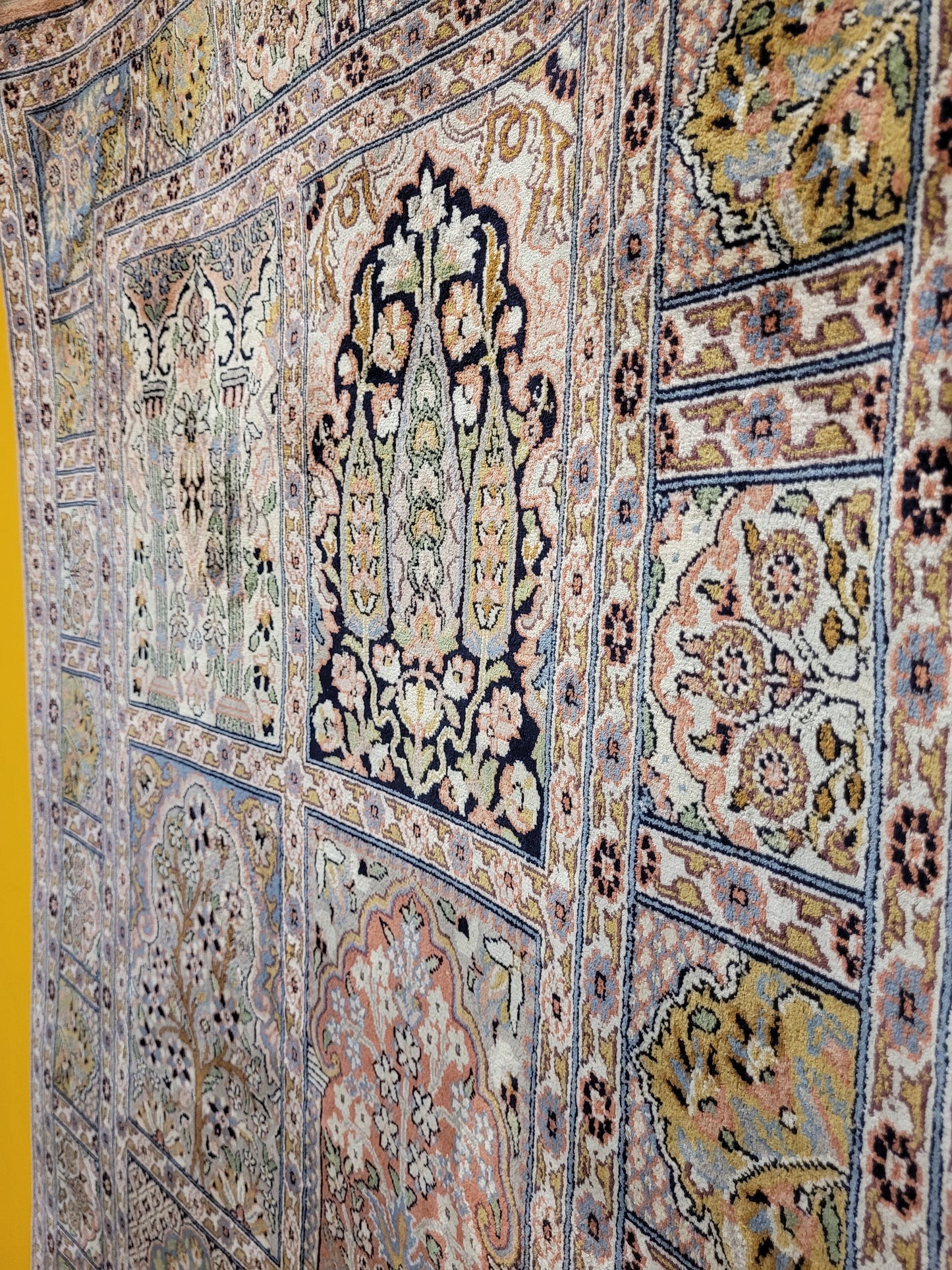 Ghom Teppich Seide feine Knüpfung Gartenmotiv