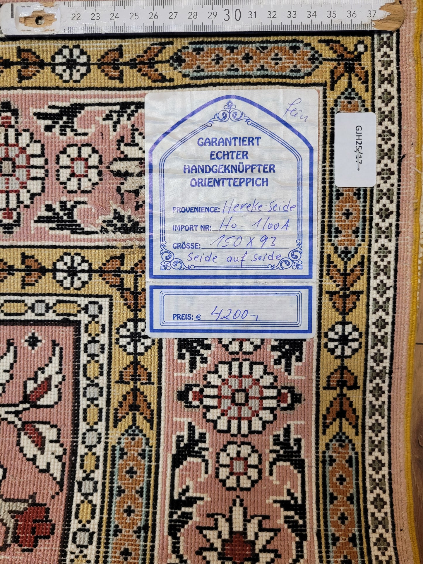 Hereke Teppich Seide feine Knüpfung Feldermotiv