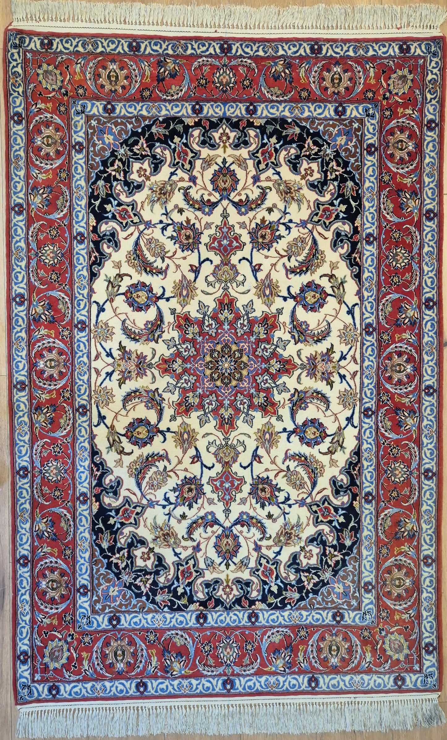 Isfahan Teppich Korkwolle mit Seide Medaillon fein