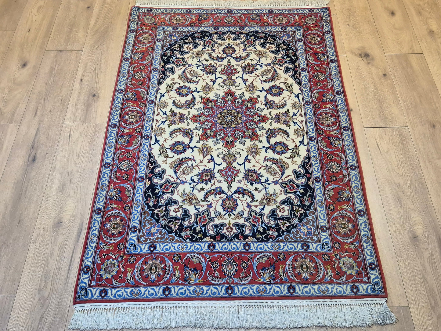 Isfahan Teppich Korkwolle mit Seide Medaillon fein