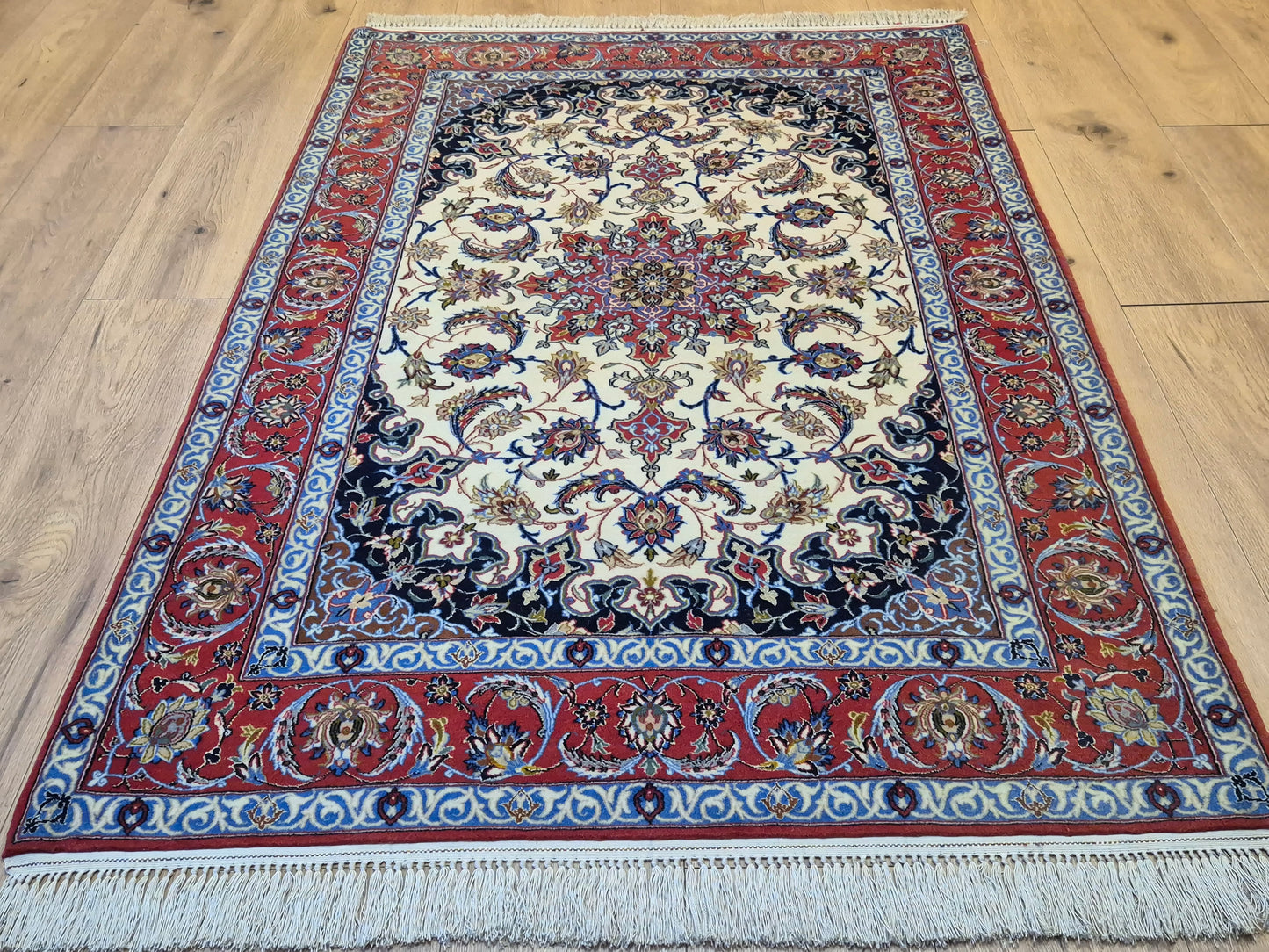 Isfahan Teppich Korkwolle mit Seide Medaillon fein