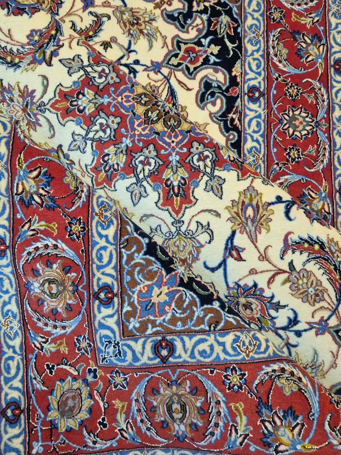 Isfahan Teppich Korkwolle mit Seide Medaillon fein